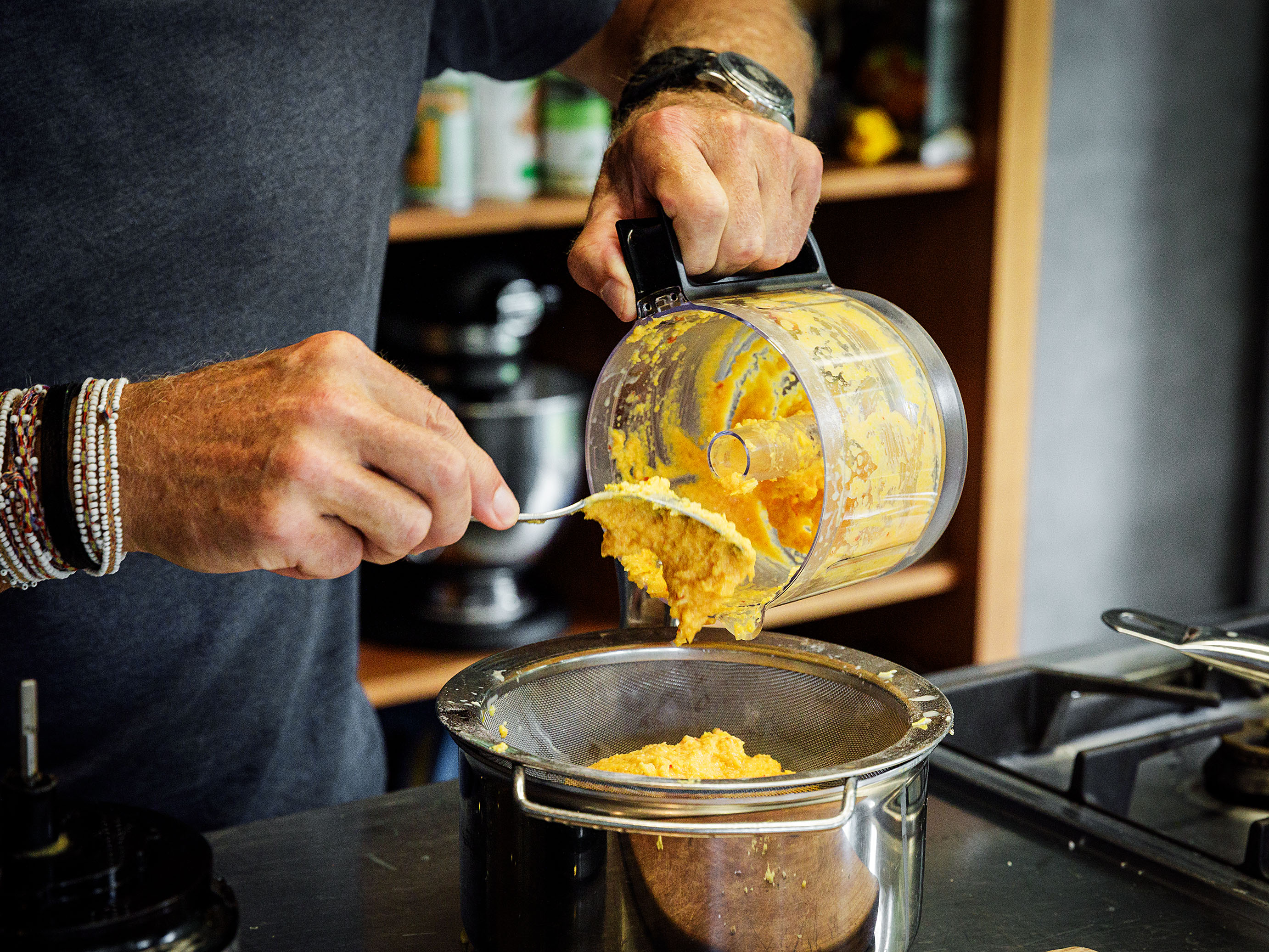 Schritt 2: Maispüree für Goldene Polenta mit Steinpilzen und Trüffeln kochen 