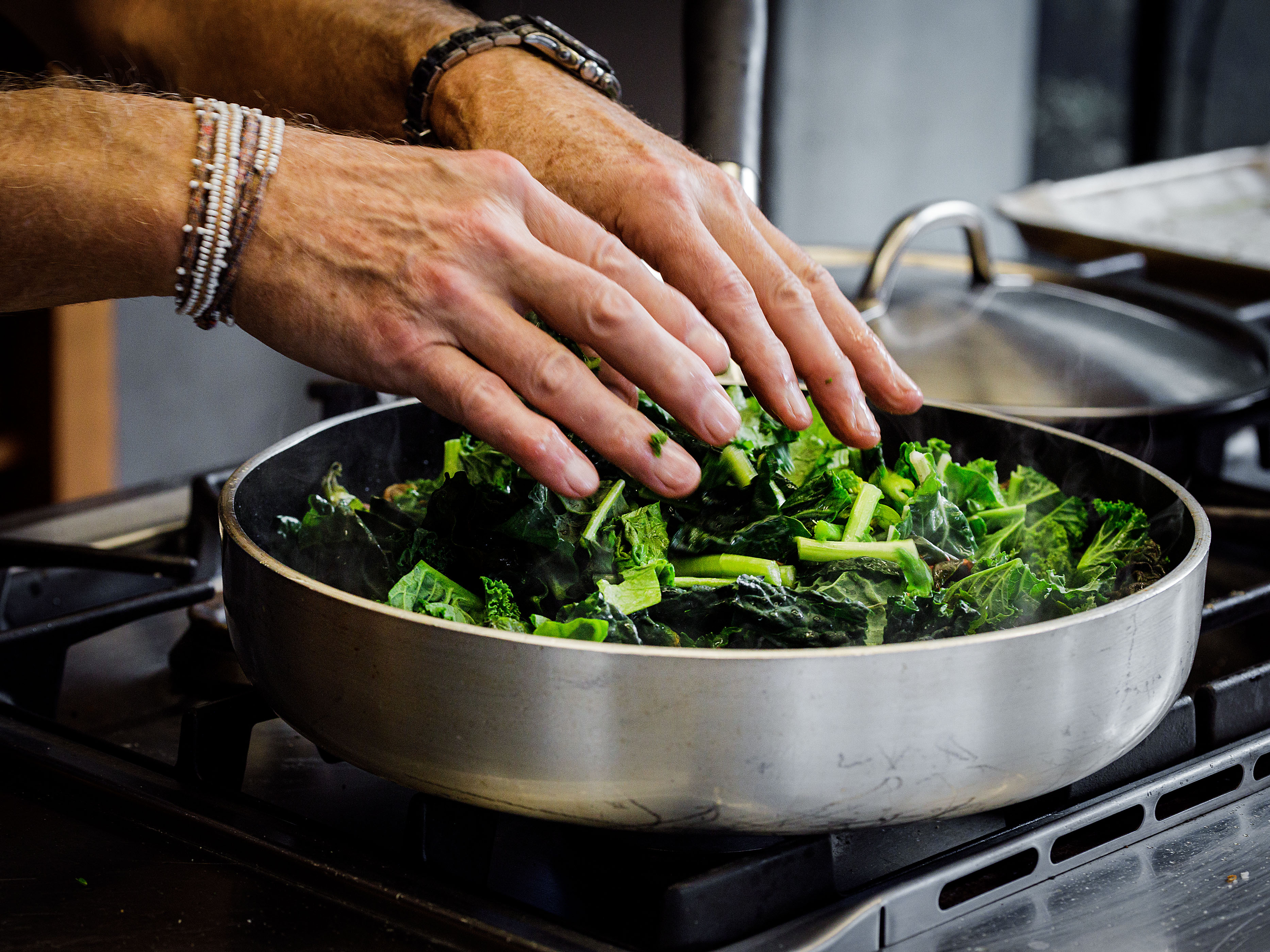 Schritt 1: Knoblauchöl und Gemüse für Wintergemüse in Knoblauchöl zubereiten 