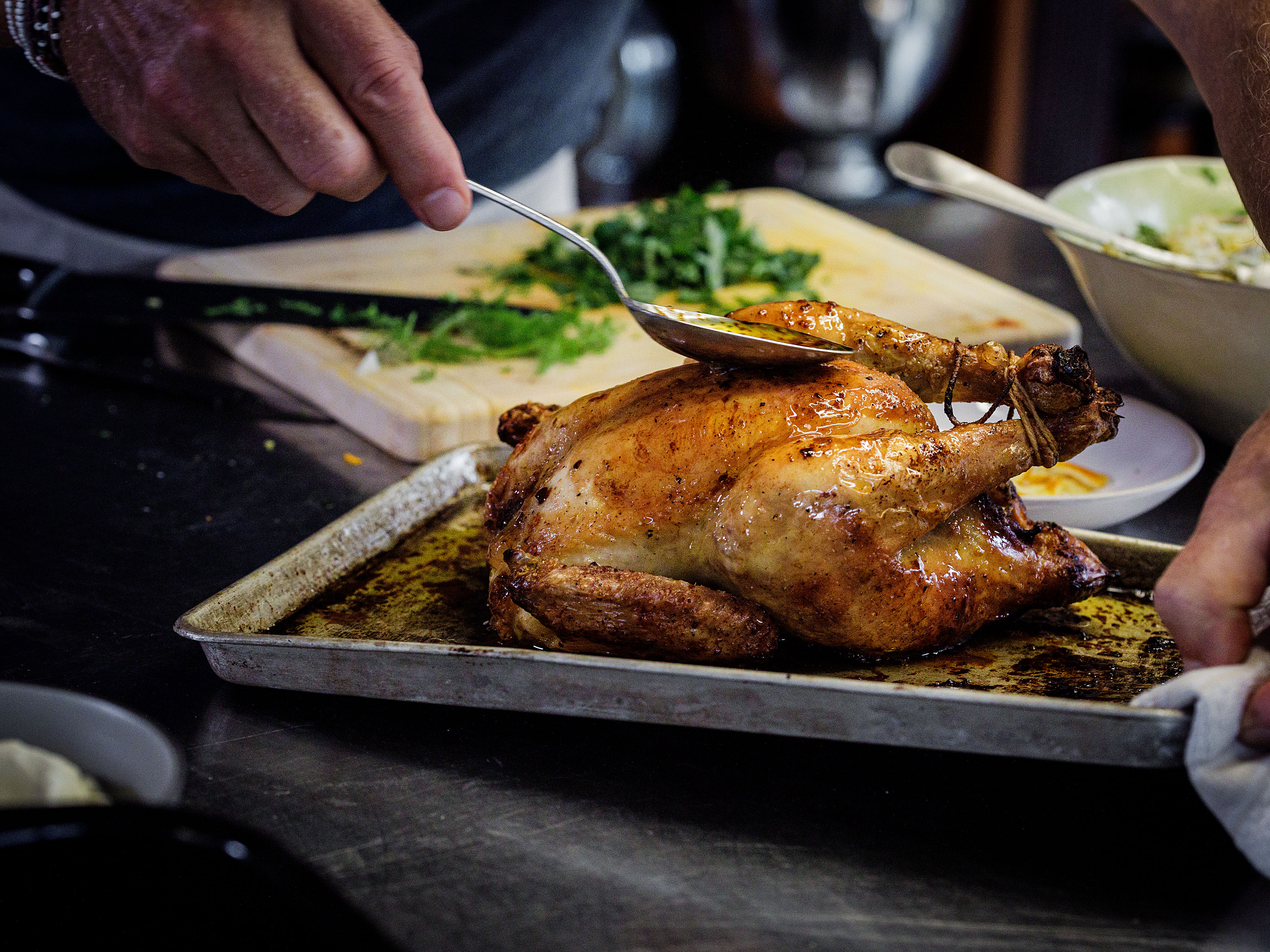 Schritt 4: Huhn für Orangen-mariniertes Huhn würzen und braten
