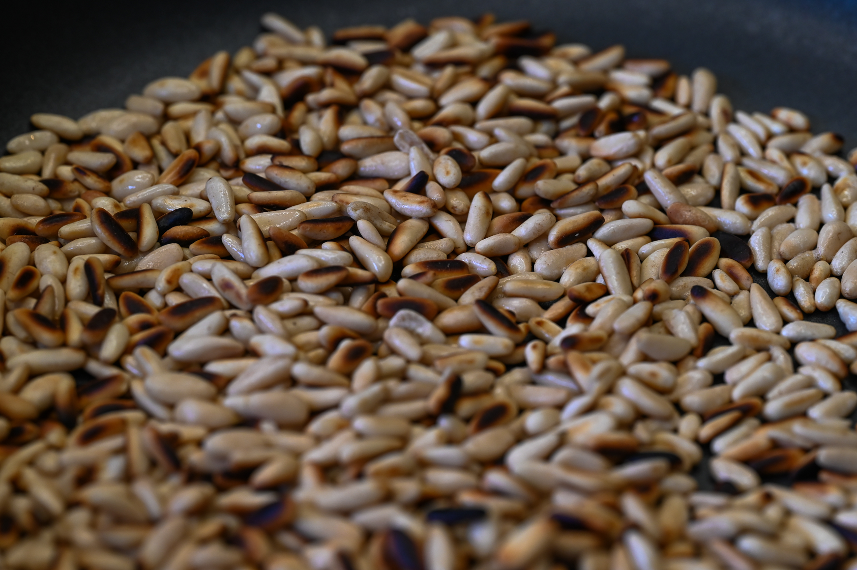 Schritt 1: Bärlauch für Bärlauchpesto vorbereiten 