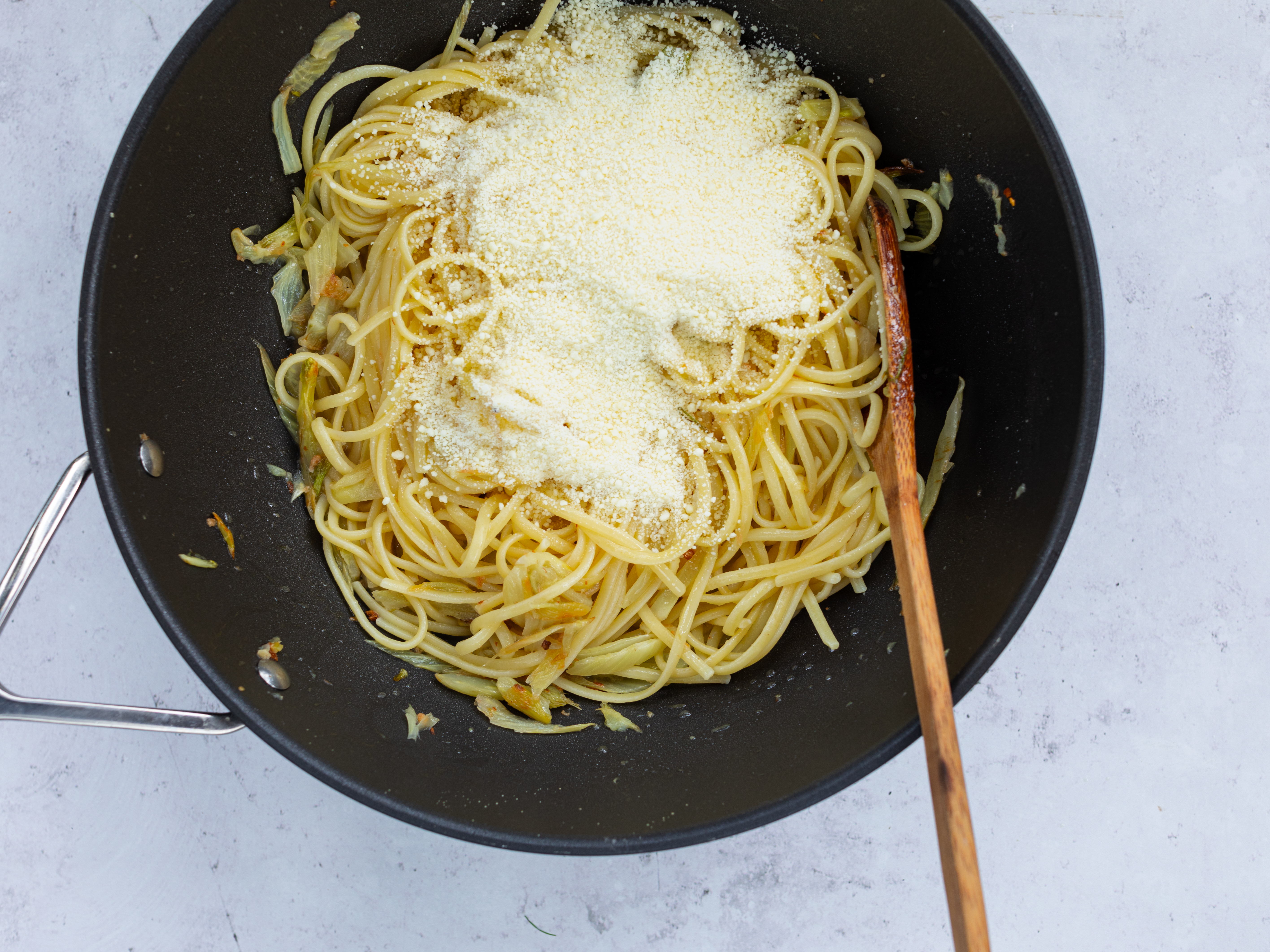 Schritt 4: Pasta mit geröstetem Fenchel fertigstellen