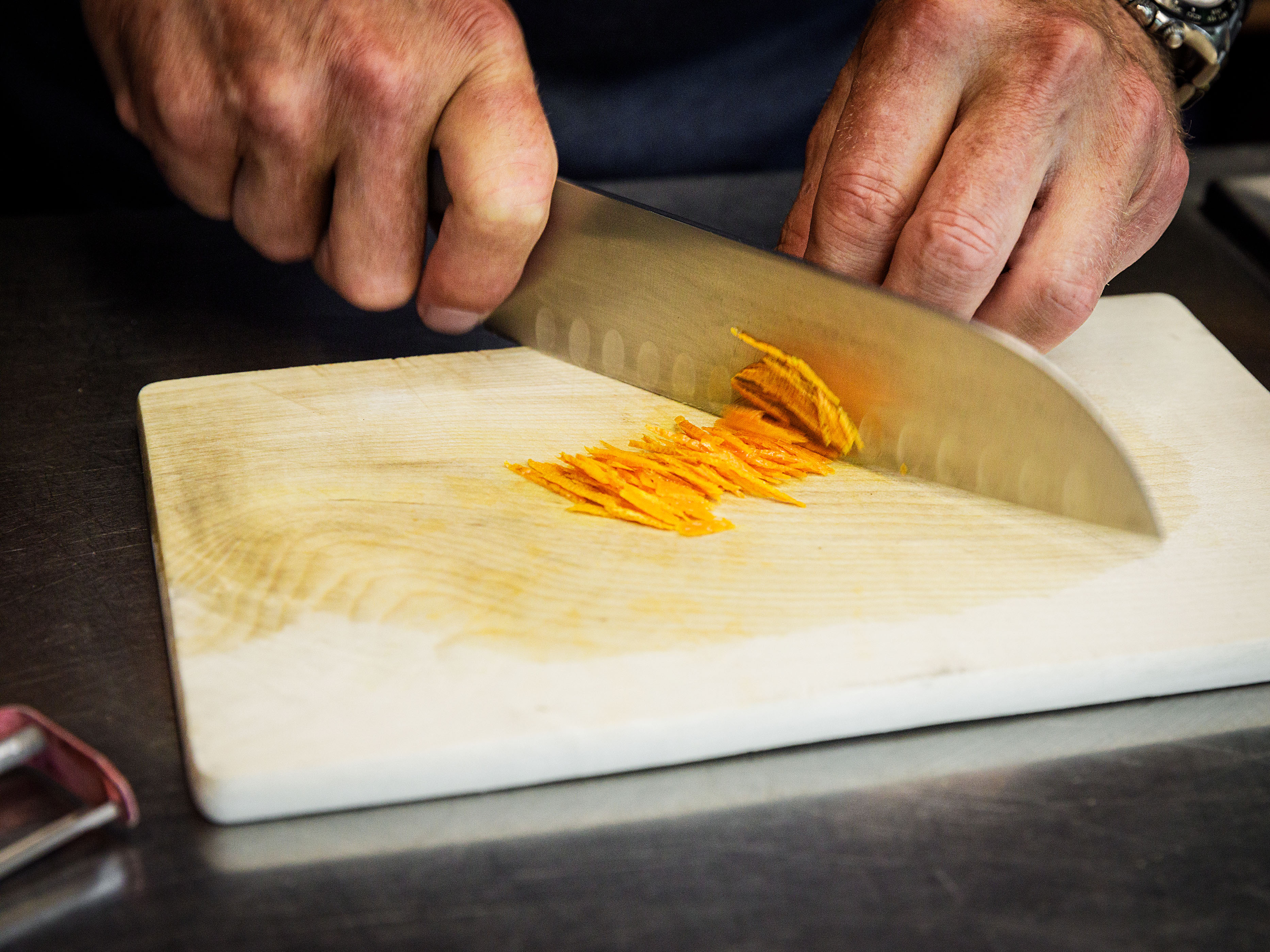 3. Gewürz-Haselnuss-Mischung zubereiten