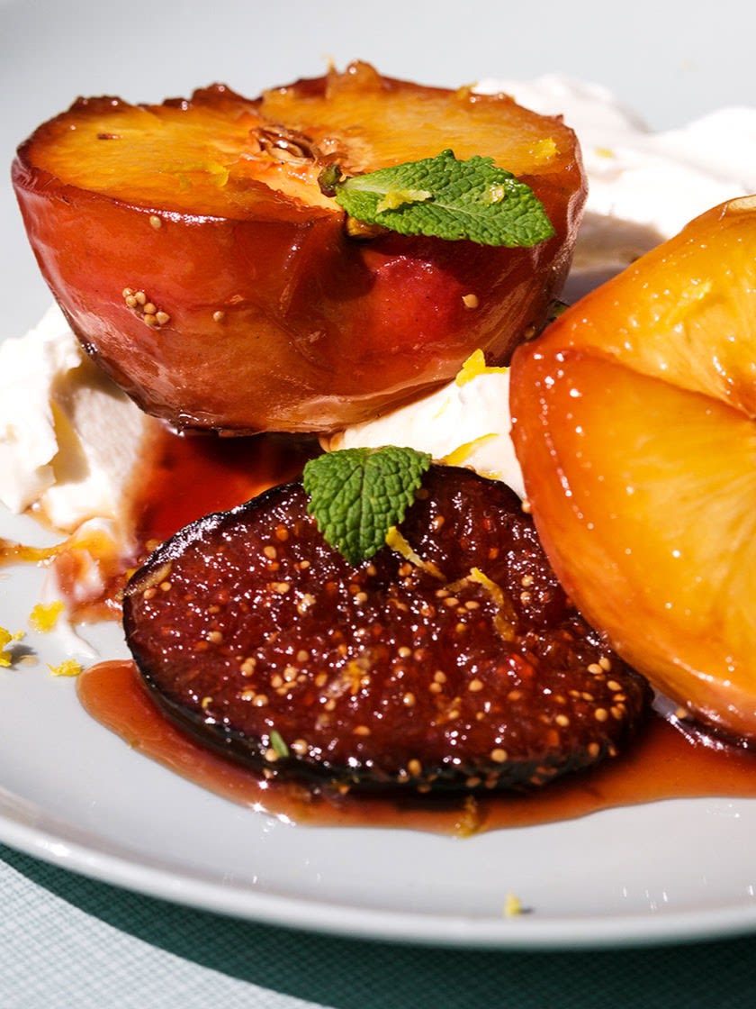 Geschmorte Pfirsiche und Feigen mit Amaretto Rezept