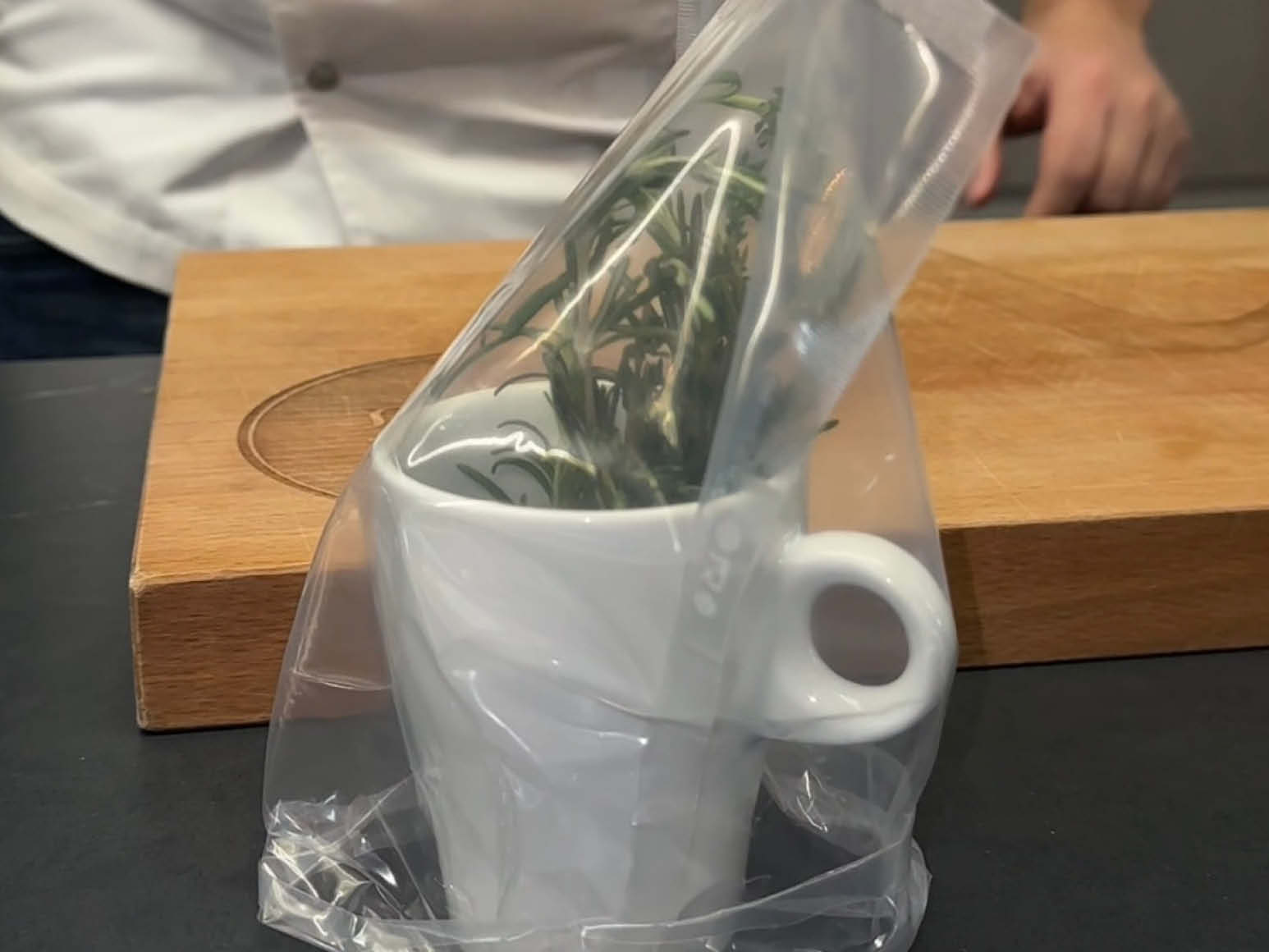 Step 6. Kräuter im Kühlschrank lagern