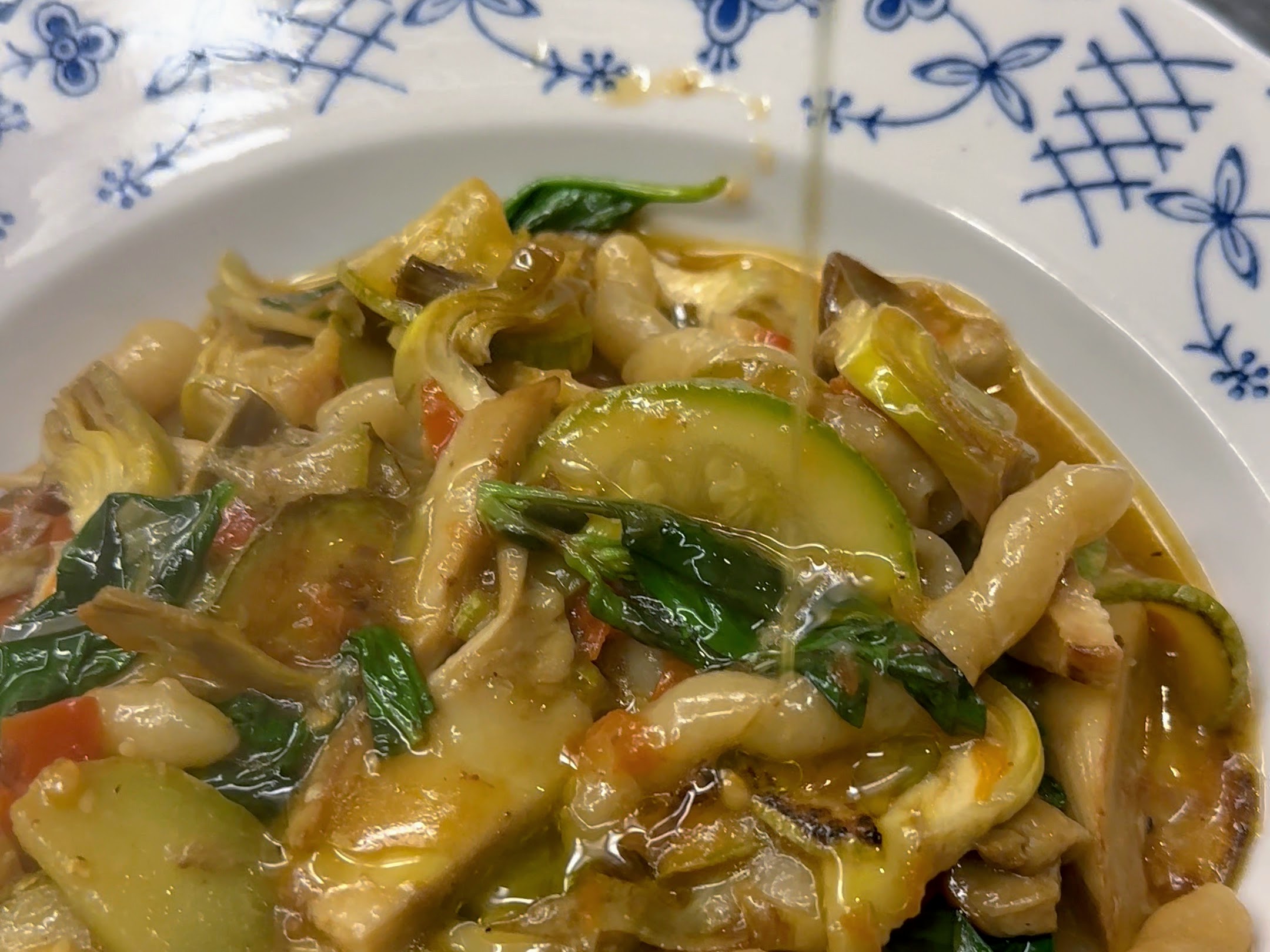 Schritt 2: Busiate mit Artischocken und Zucchini servieren