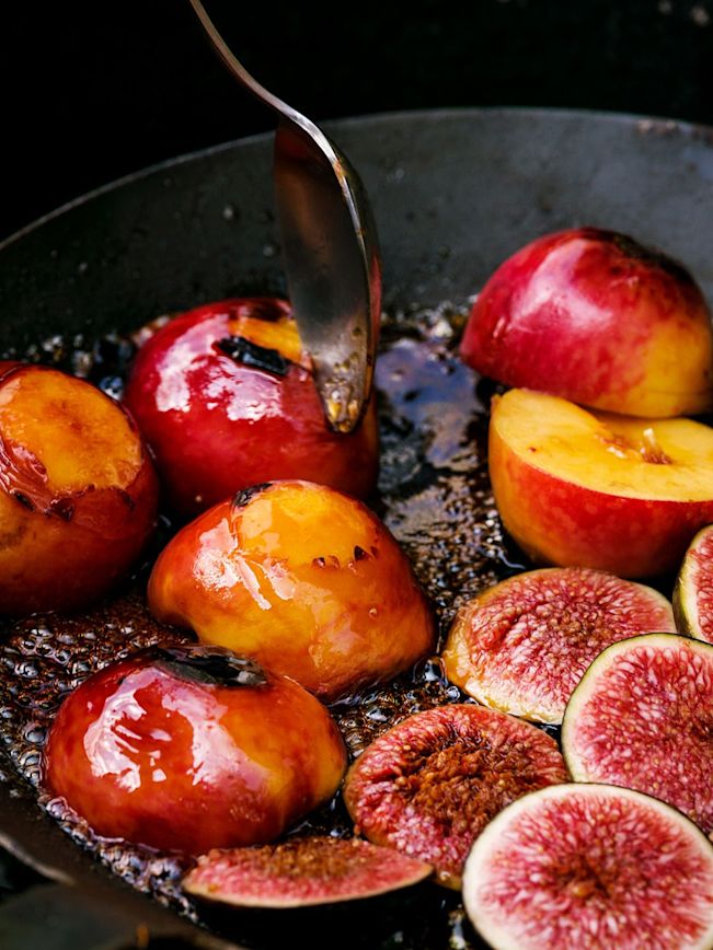 Geschmorte Pfirsiche und Feigen mit Amaretto Rezept 2 Geschmorte Pfirsiche und Feigen mit Amaretto Rezept 2