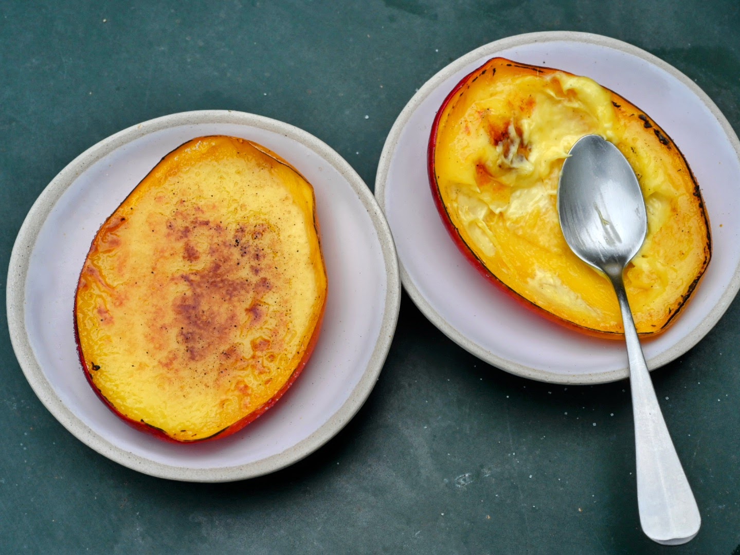 Schritt 3: Mango Crème Brulée karamellisieren   