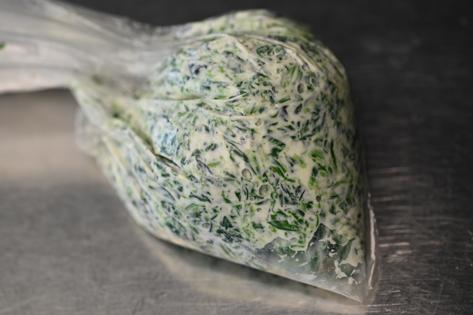 Schritt 1: Spinat-Füllung für Uovo in raviolo al Tratufo vorbereiten 