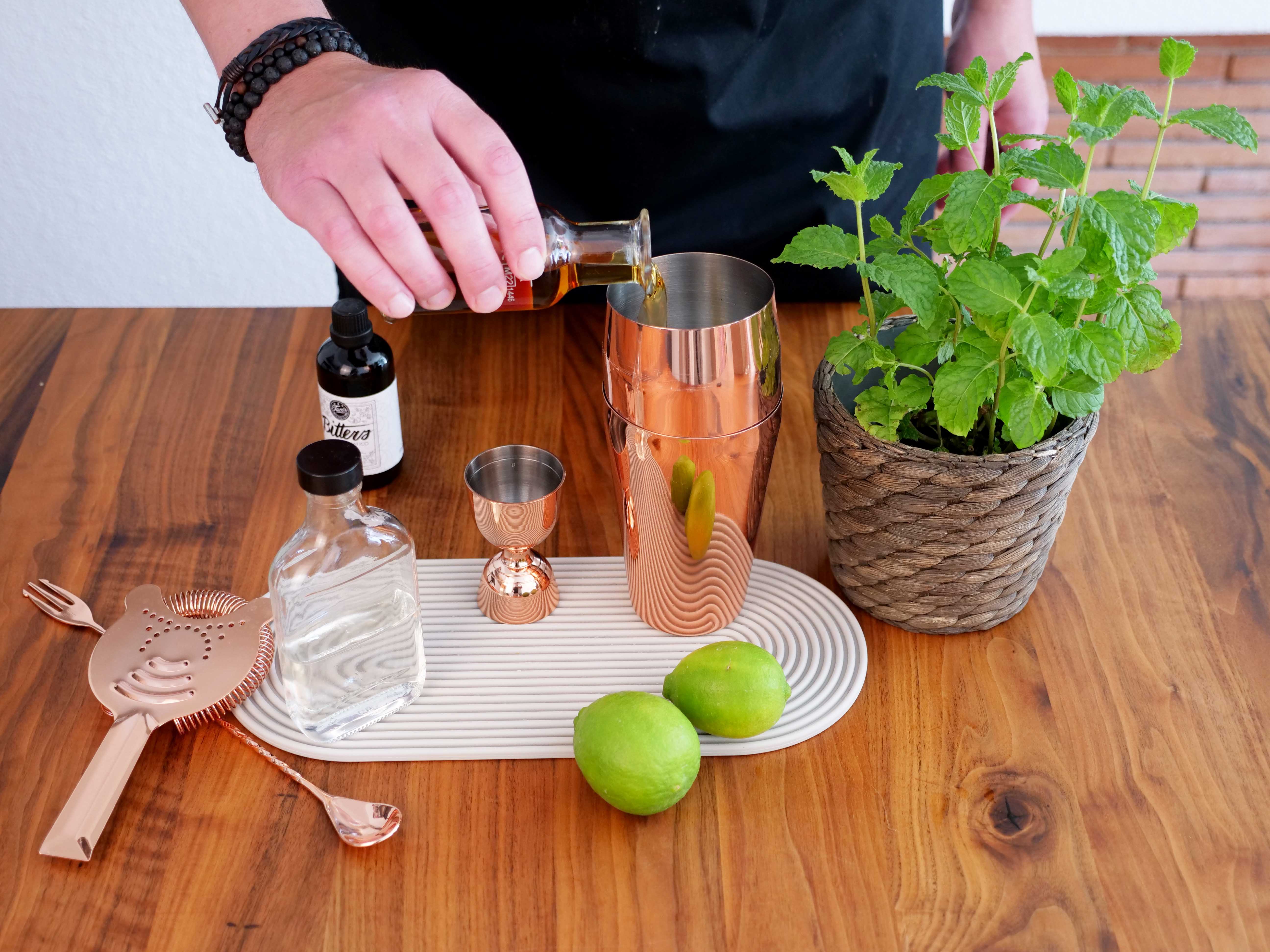 2. Simple Sirup & Rum dazugeben