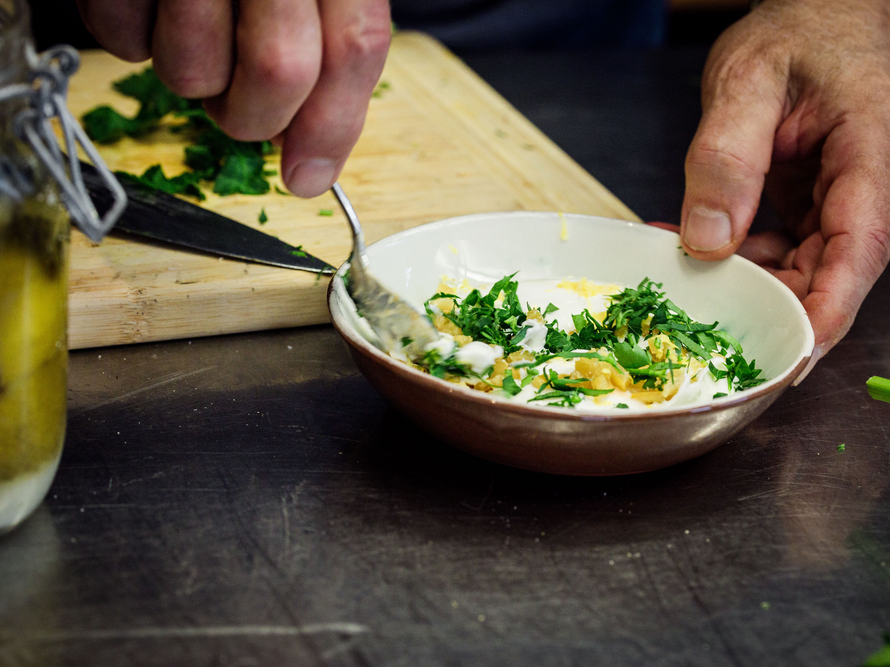 Schritt 1: Die entsprechenden Zutaten mischen und kühl stellen