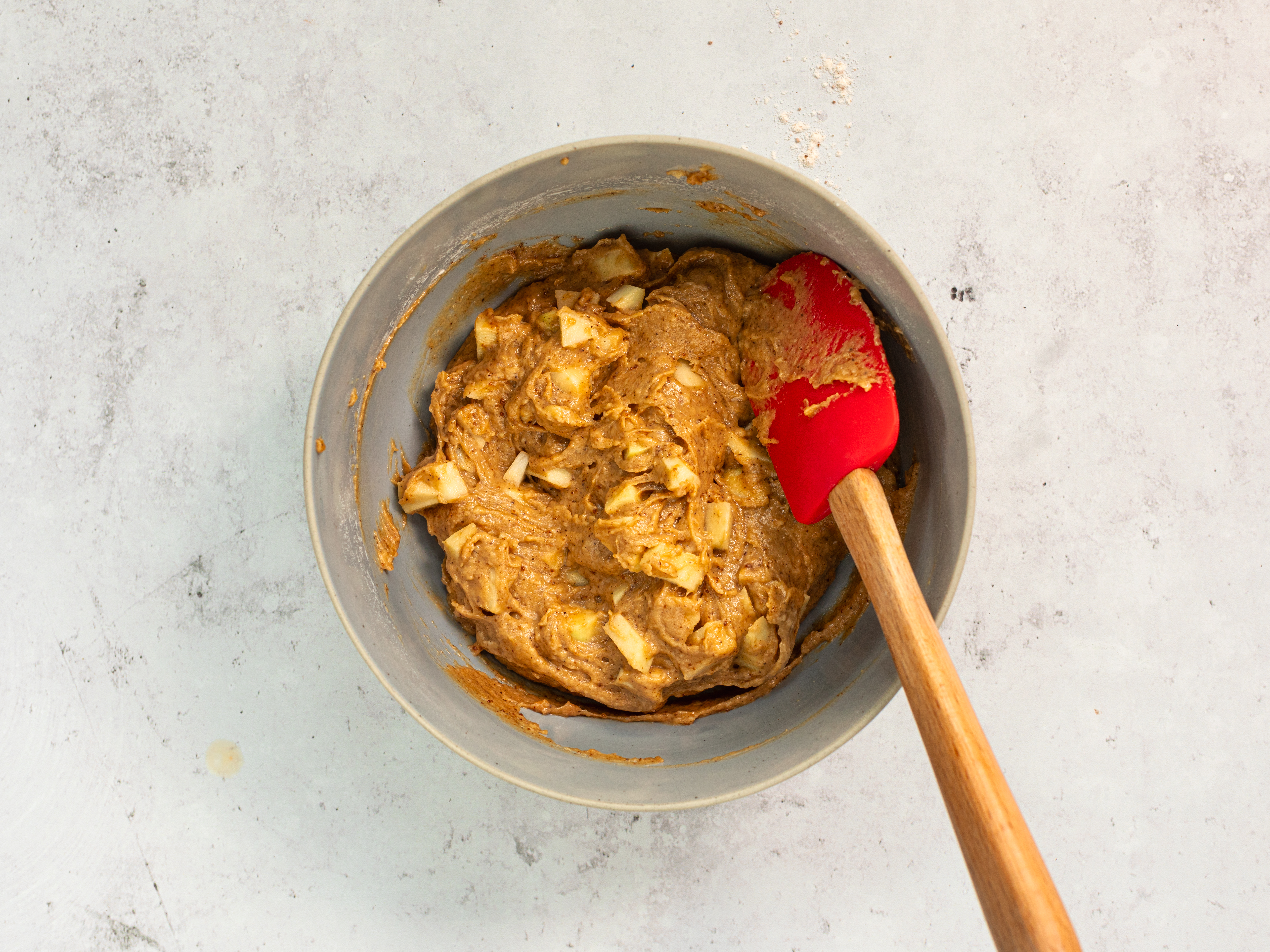 Schritt 2: Teig für Apfel-Streusel Muffins zubereiten  