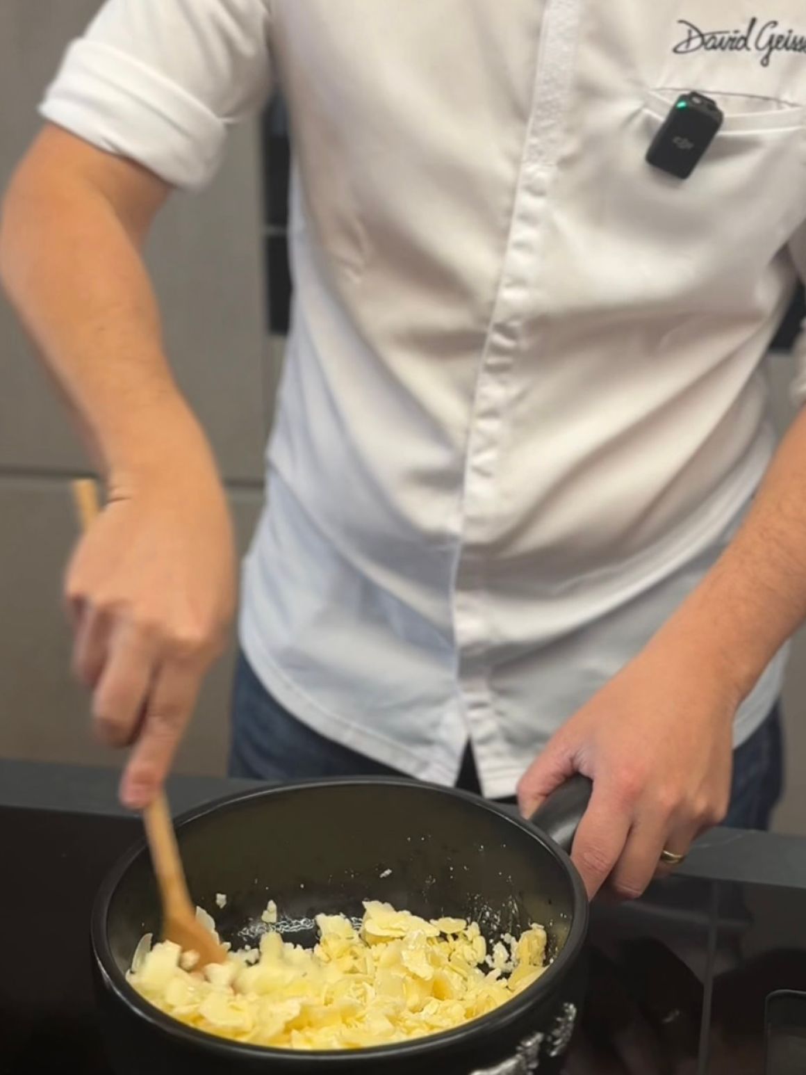 Klumpen im Fondue KH Teaser Rühren 8 Klumpen im Fondue KH Teaser Rühren 8