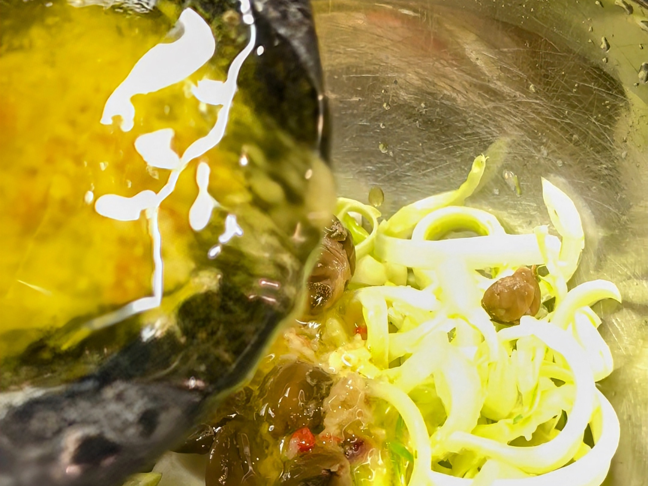 Schritt 2: Punterelle-Salat anrichten