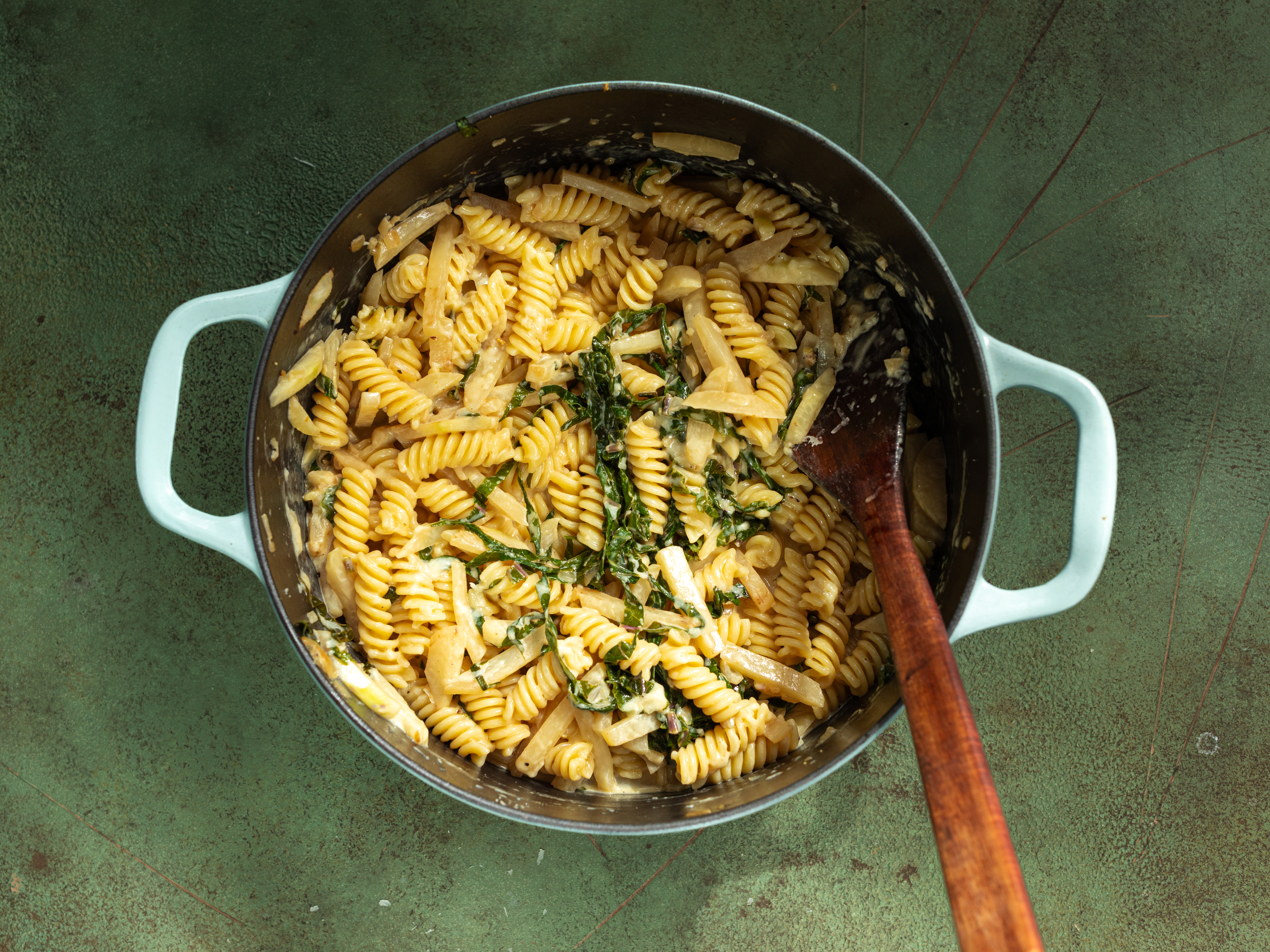 Schritt 3: Sauce und Nudeln mischen