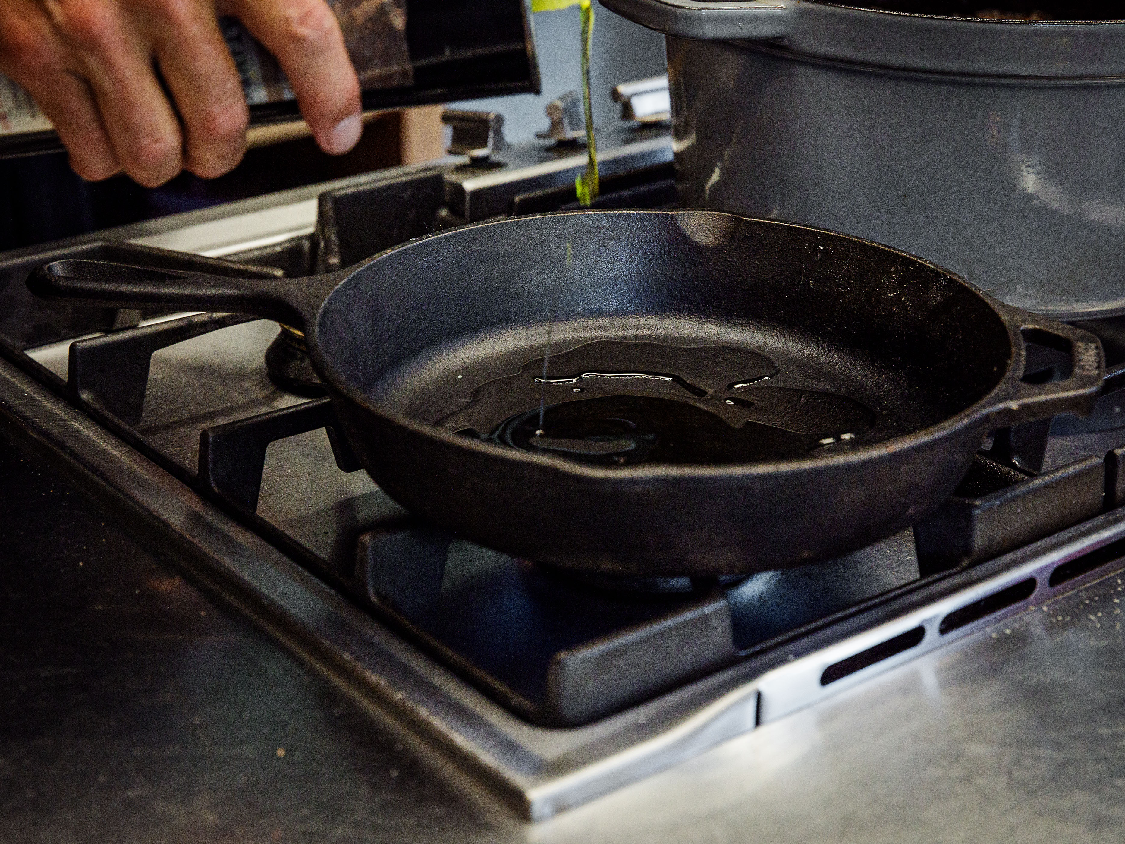 Schritt 1:  Champignons für Kürbis-Kartoffel-Tian zubereiten 