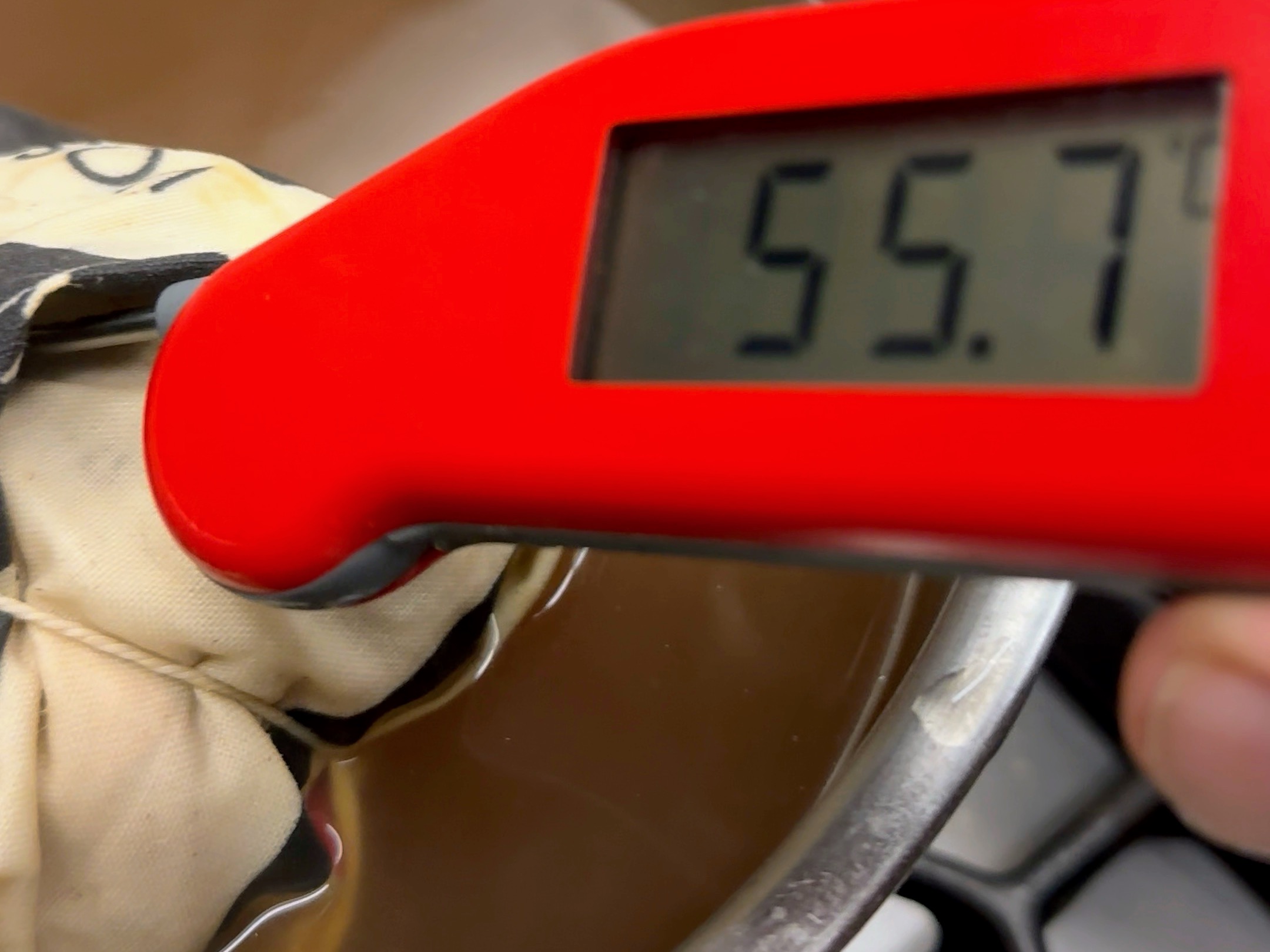 Schritt 1: Kalbsnuss für Mein Vitello Tonnato pochieren und tranchieren  