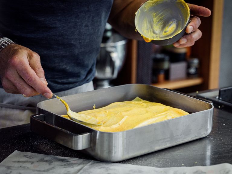 Schritt 3: Lasagne einschichten und backen.