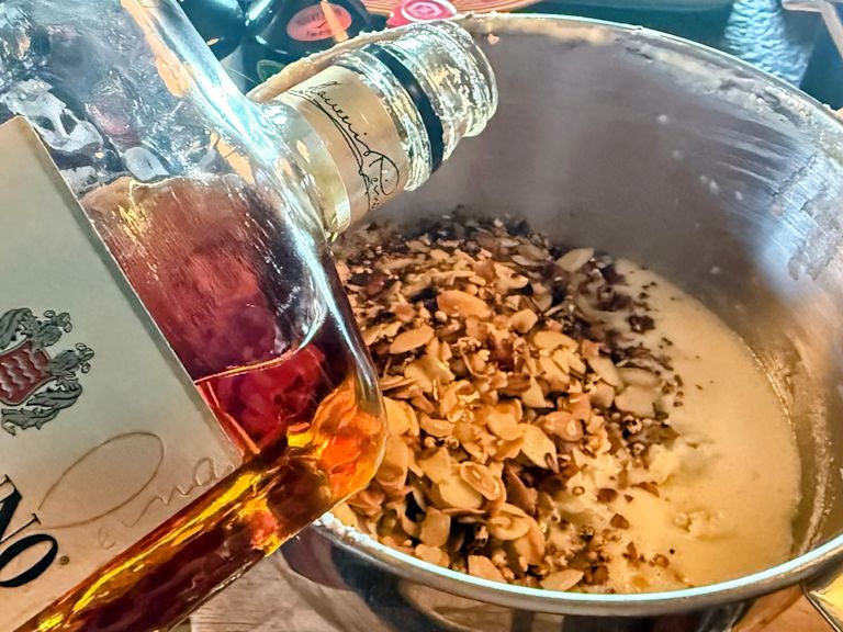 Schritt 2: Mandel-Amelette-Mischung für Torta di Riso vorbereiten Schritt 2: Mandel-Amelette-Mischung für Torta di Riso vorbereiten