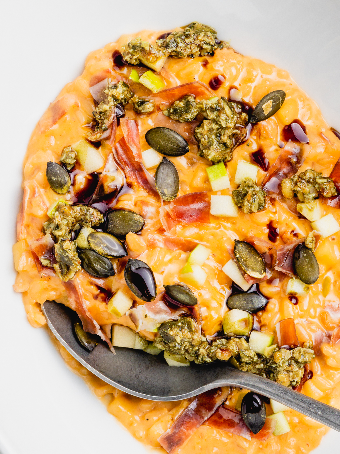 Kürbis-Apfel-Risotto mit Kürbiskernpesto und Bauernspeck Rezept 2