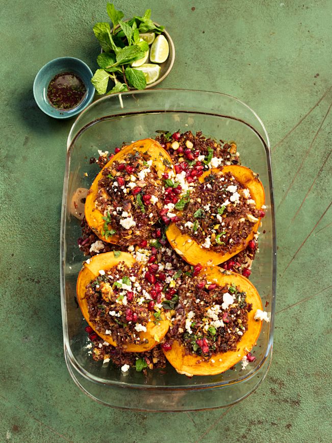 Gefüllter Ofenkürbis mit Reis Rezept Gefüllter Ofenkürbis mit Reis Rezept