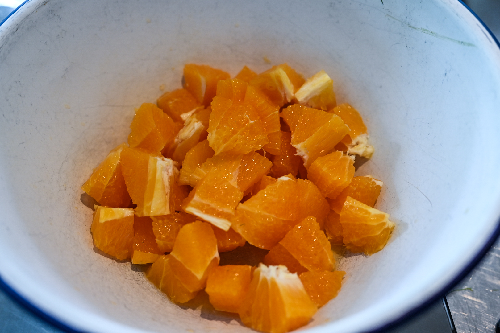 Schritt 1:  Fenchel und Orangen für Wild fermentierte Fenchel mit Orangen vorbereiten 