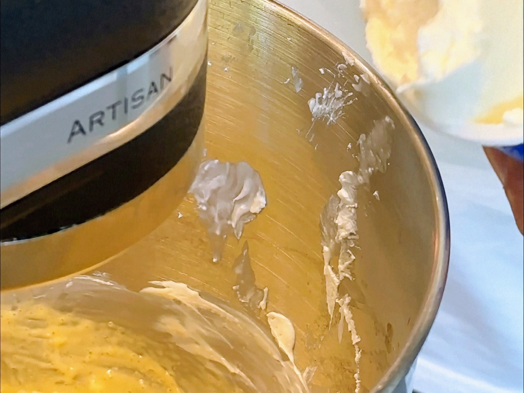 Schritt 2: Mascarpone dazugeben und alles glatt rühren