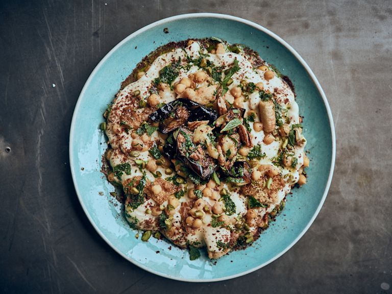 Schritt 3: Warmer Hummus anrichten. Schritt 3: Warmer Hummus anrichten.