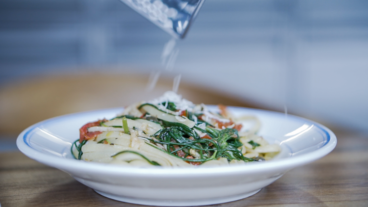 Schritt 5: Pasta mit Barba di Frate servieren und geniessen