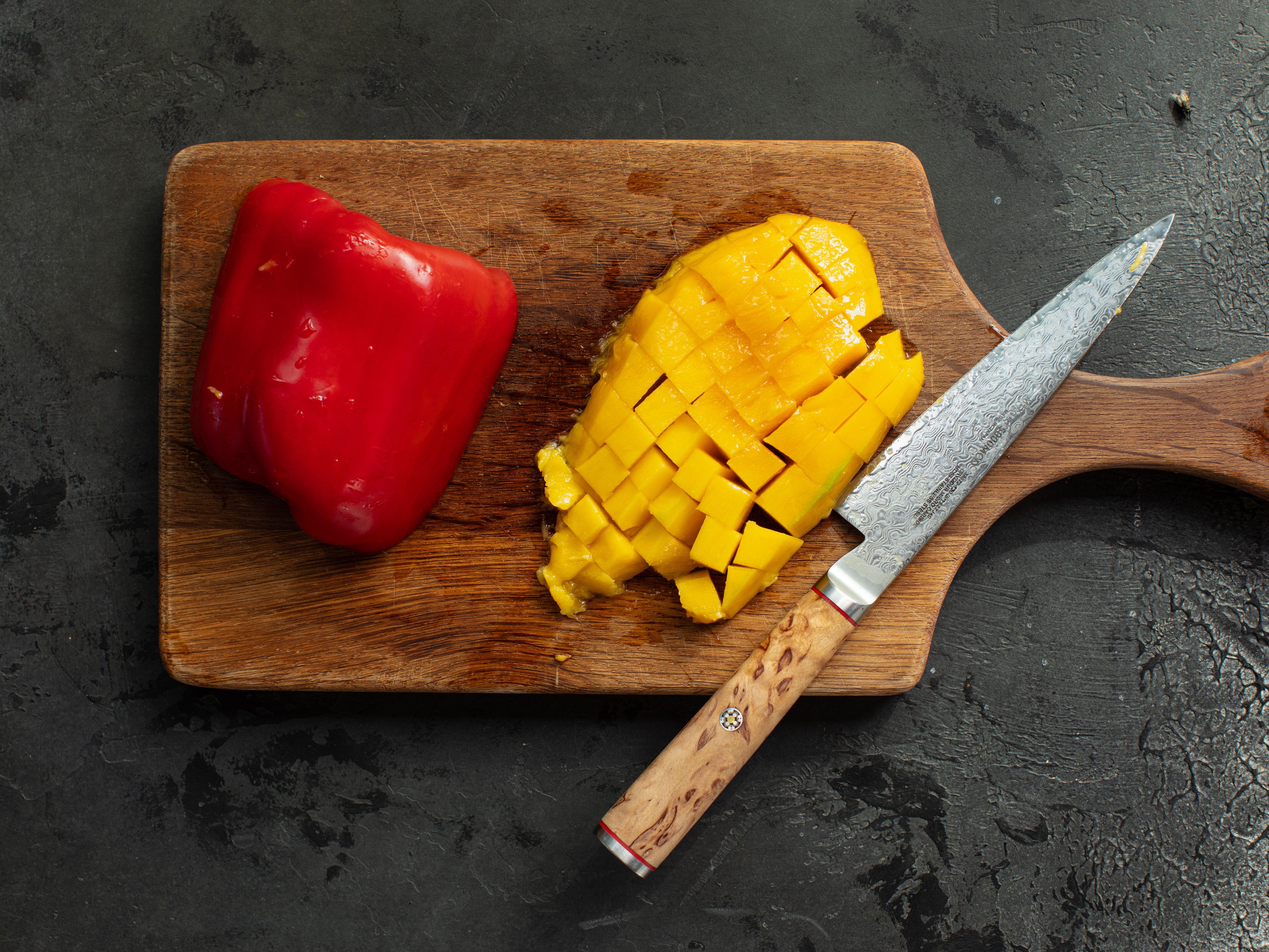 Schritt 3: Vorbereitung der Zutaten für Reis Salat mit Mango 