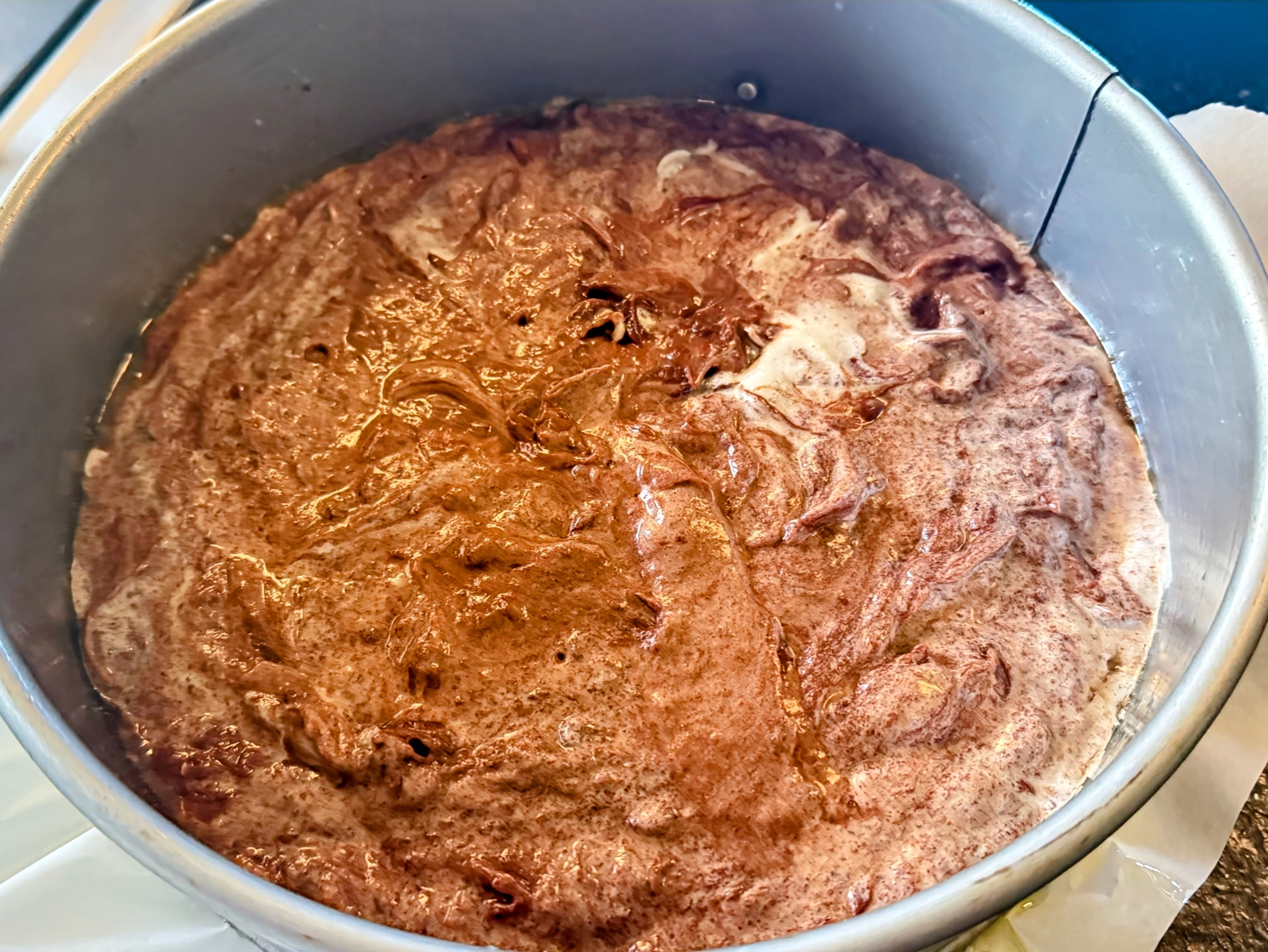 Schritt 2: Eiweis für Torta Tenerina unterheben und backen 