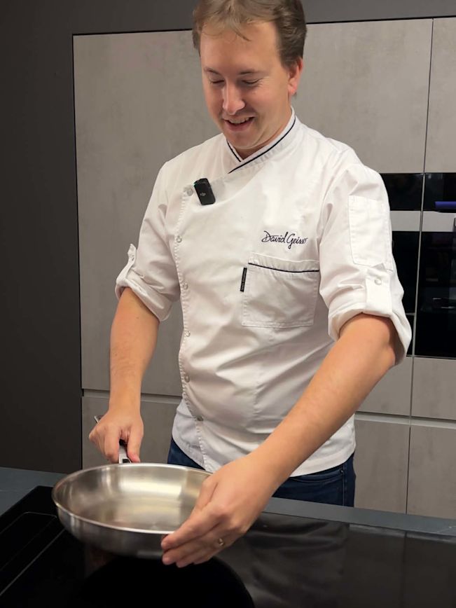 David Geisser erklärt die gute Pfanne David Geisser erklärt die gute Pfanne