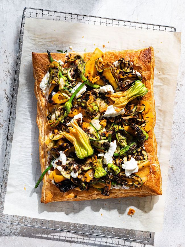 Ricotta-Salata-Tarte mit Zucchini und schwarzem Knoblauch Rezept1 Ricotta-Salata-Tarte mit Zucchini und schwarzem Knoblauch Rezept1