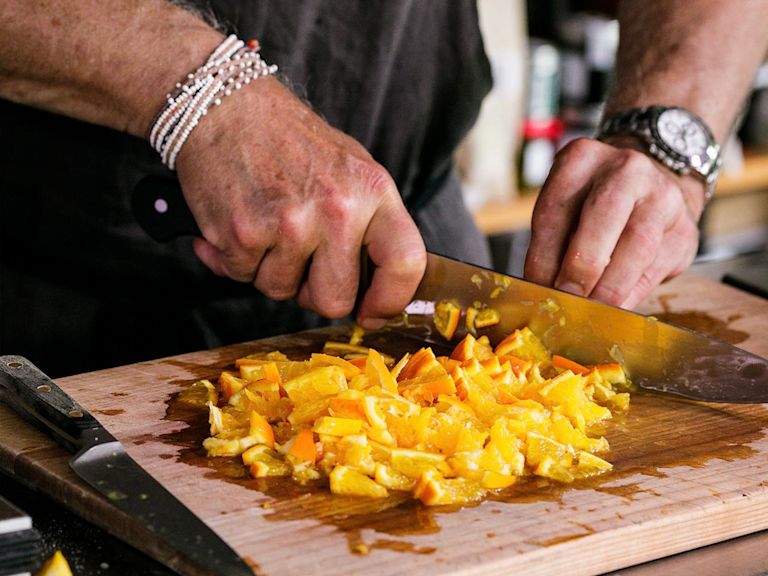 Schritt 1: Orangen für Erdbeer-Orangen Konfi zubereiten Schritt 1: Orangen für Erdbeer-Orangen Konfi zubereiten