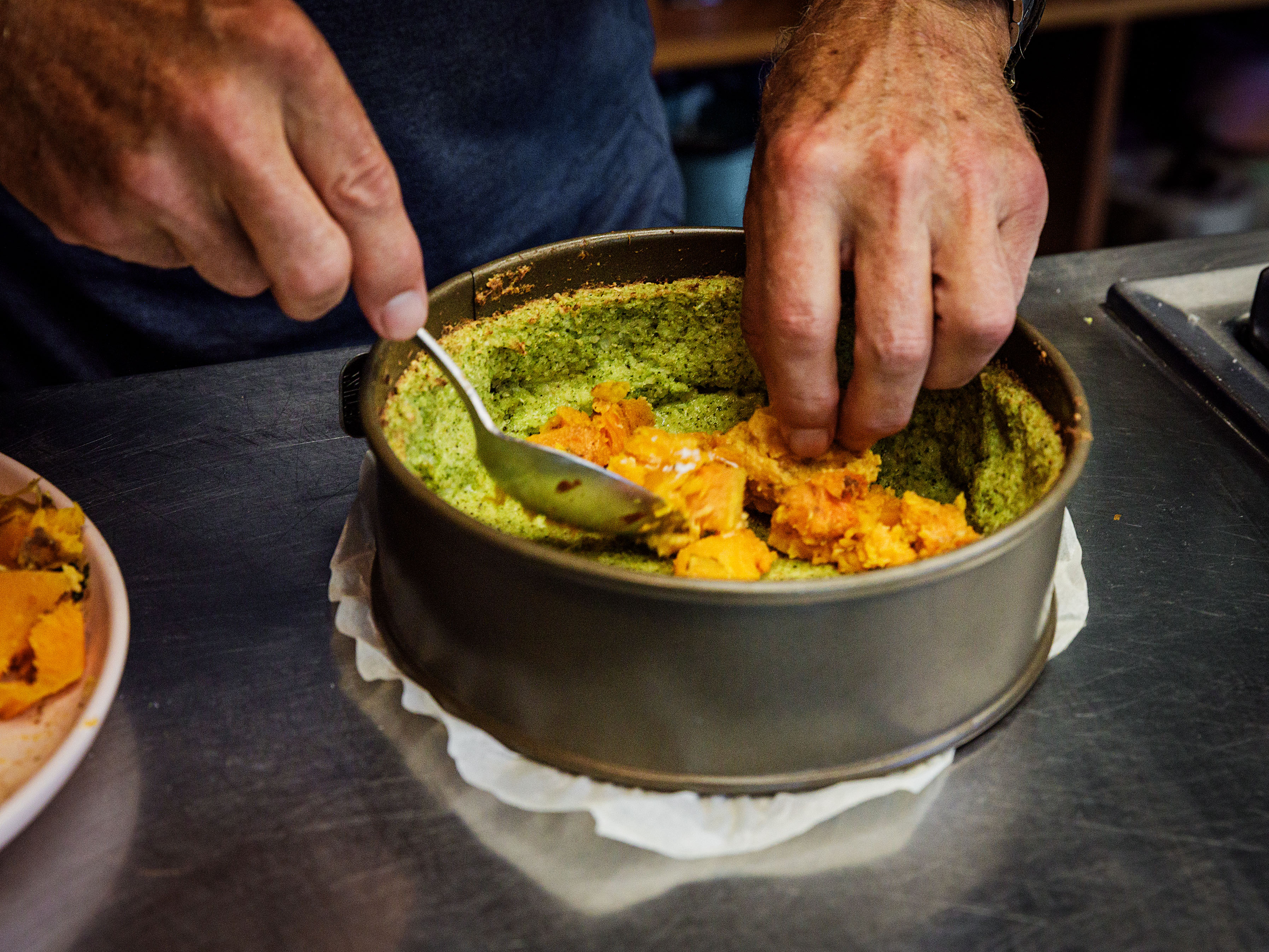 Schritt 3: Kürbis und Teig für Kürbistarte mit Broccoliteig, Ziegenkäse und Salbei backen