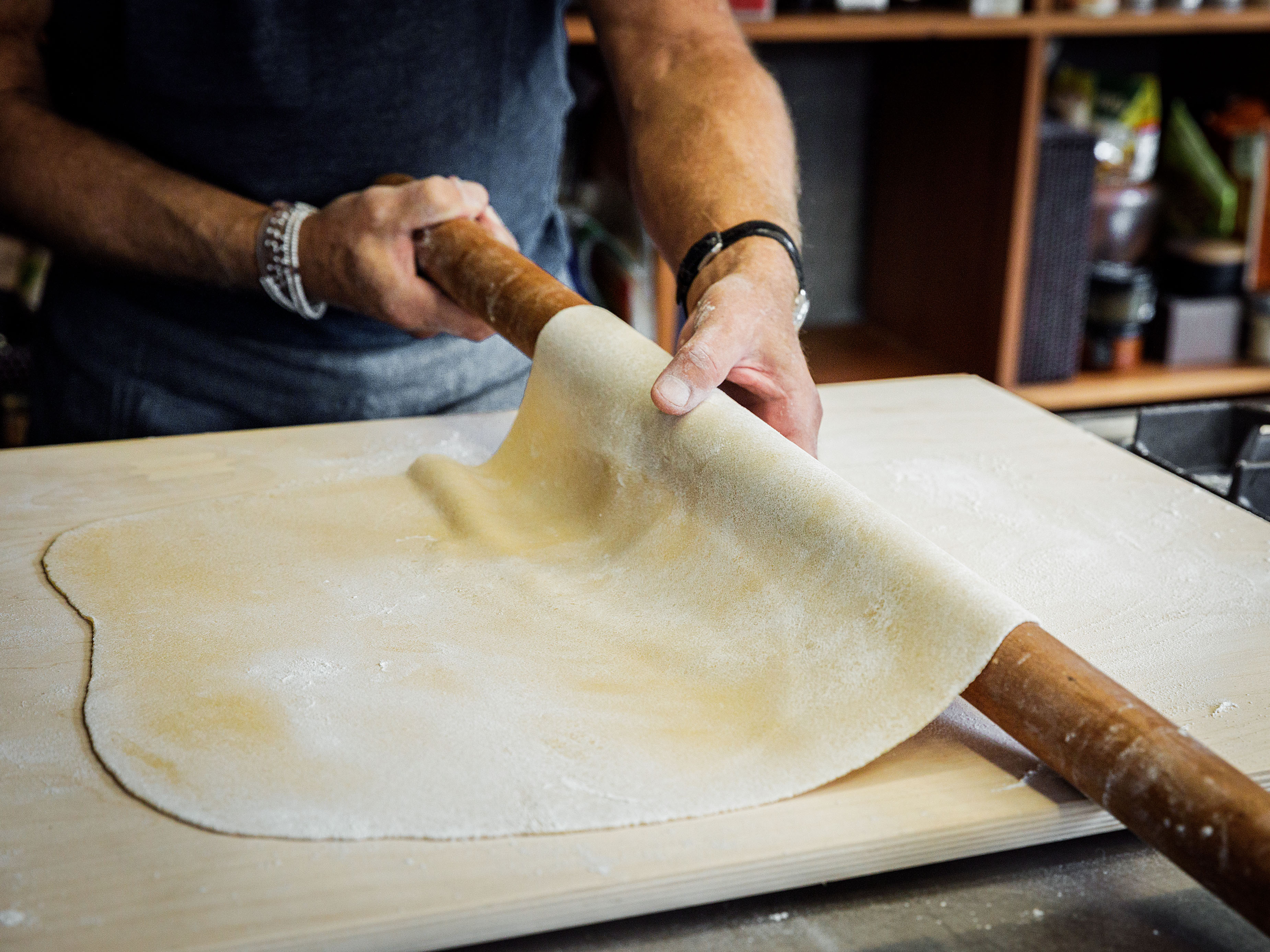 Schritt 2: Füllung zubereiten und Pastateig schneiden