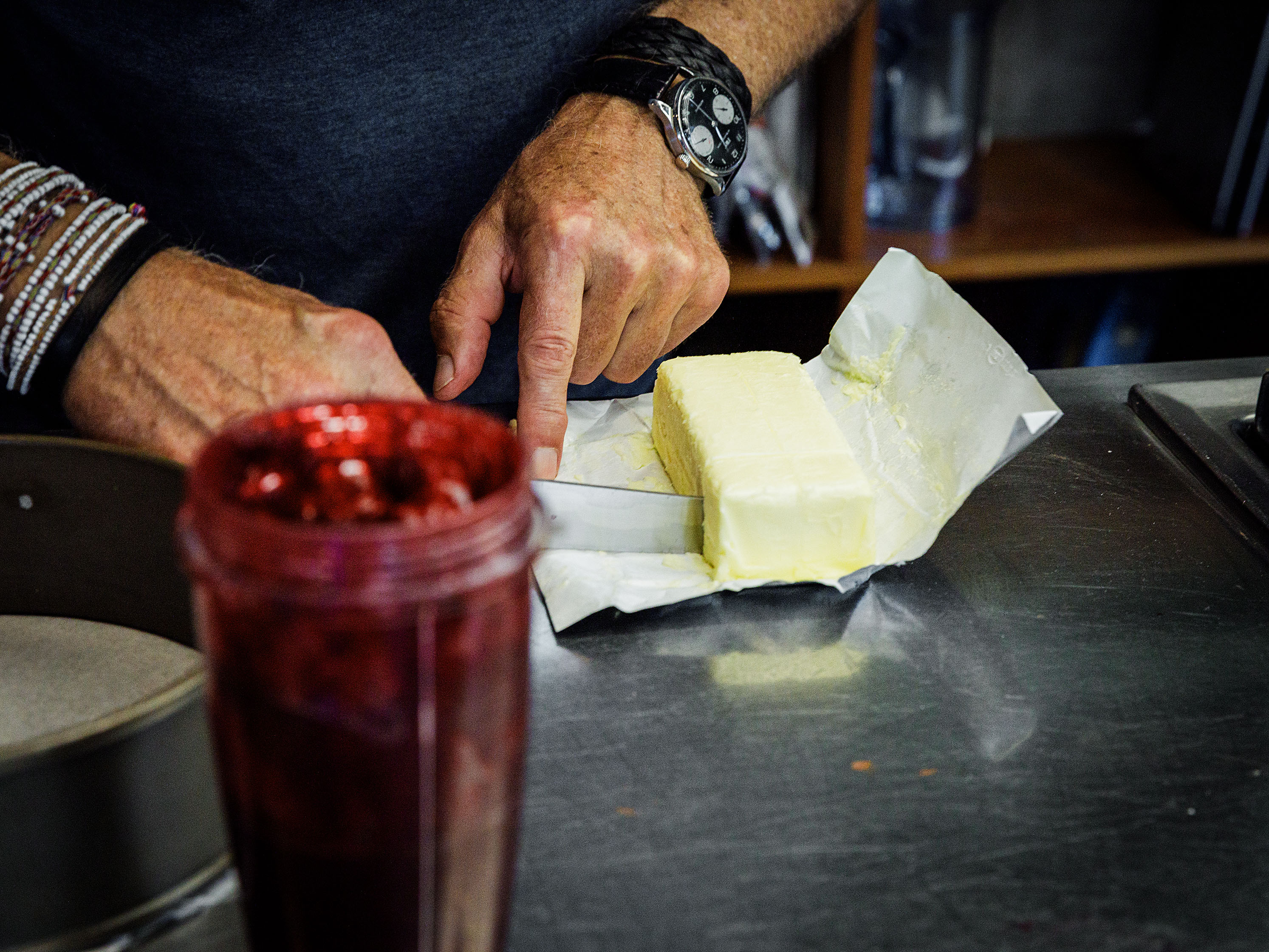 Schritt 3: Teig  für Schokoladen-Randen-Kuchen zubereiten