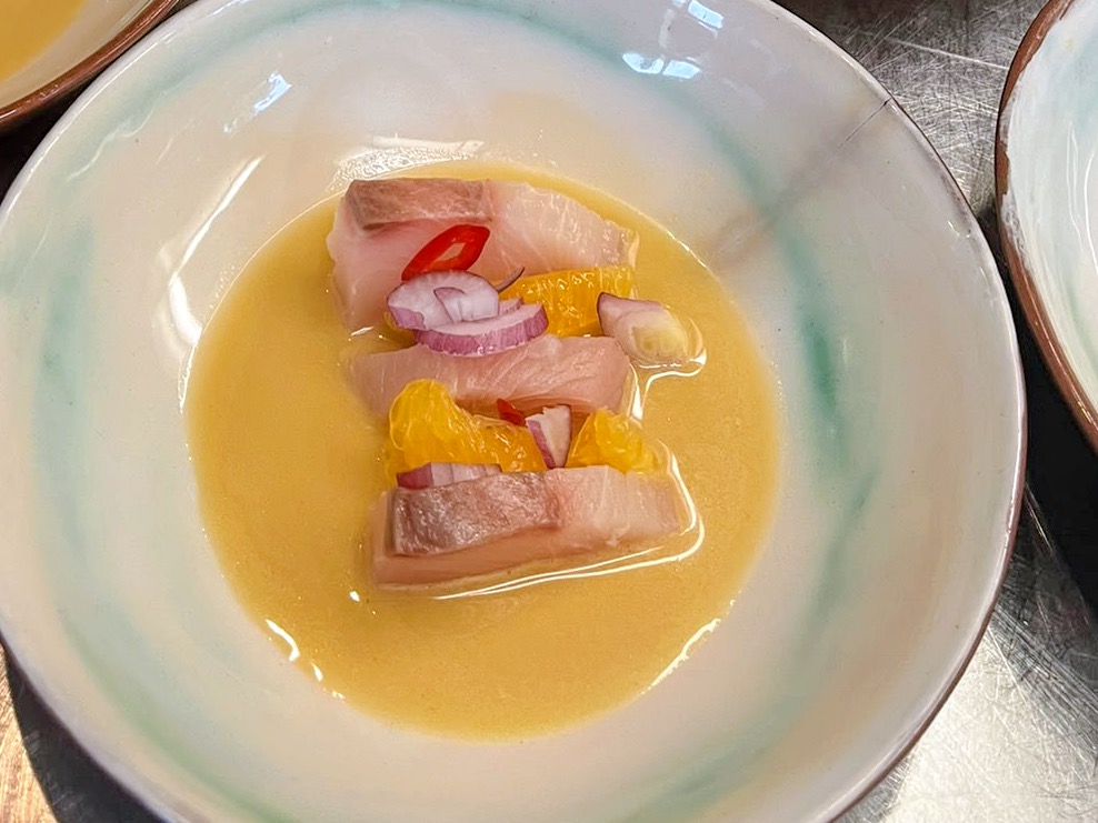 Schritt 2: Kingfisch Crudo anrichten