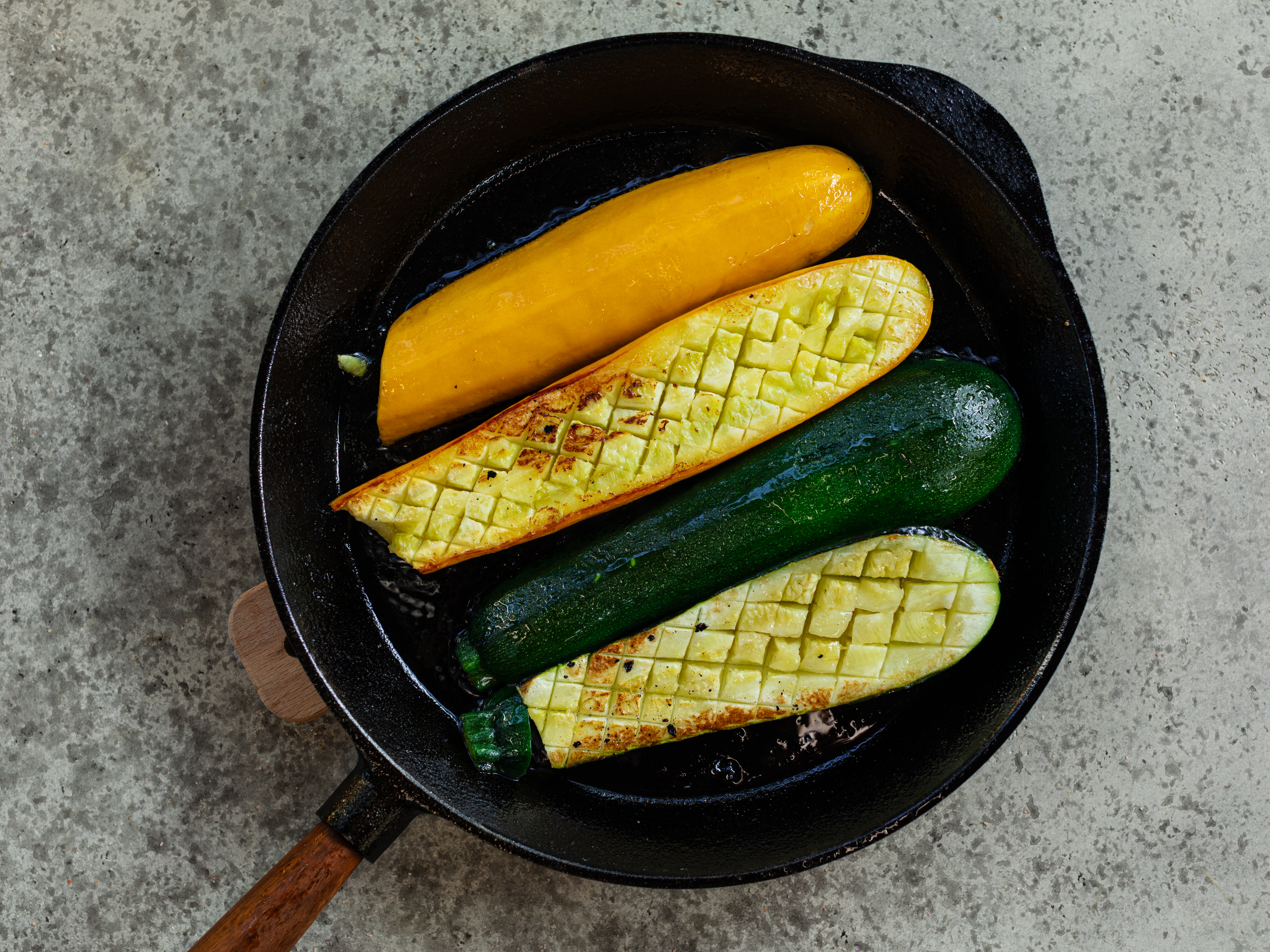 Schritt 2: Die Zucchetti kurz umdrehen