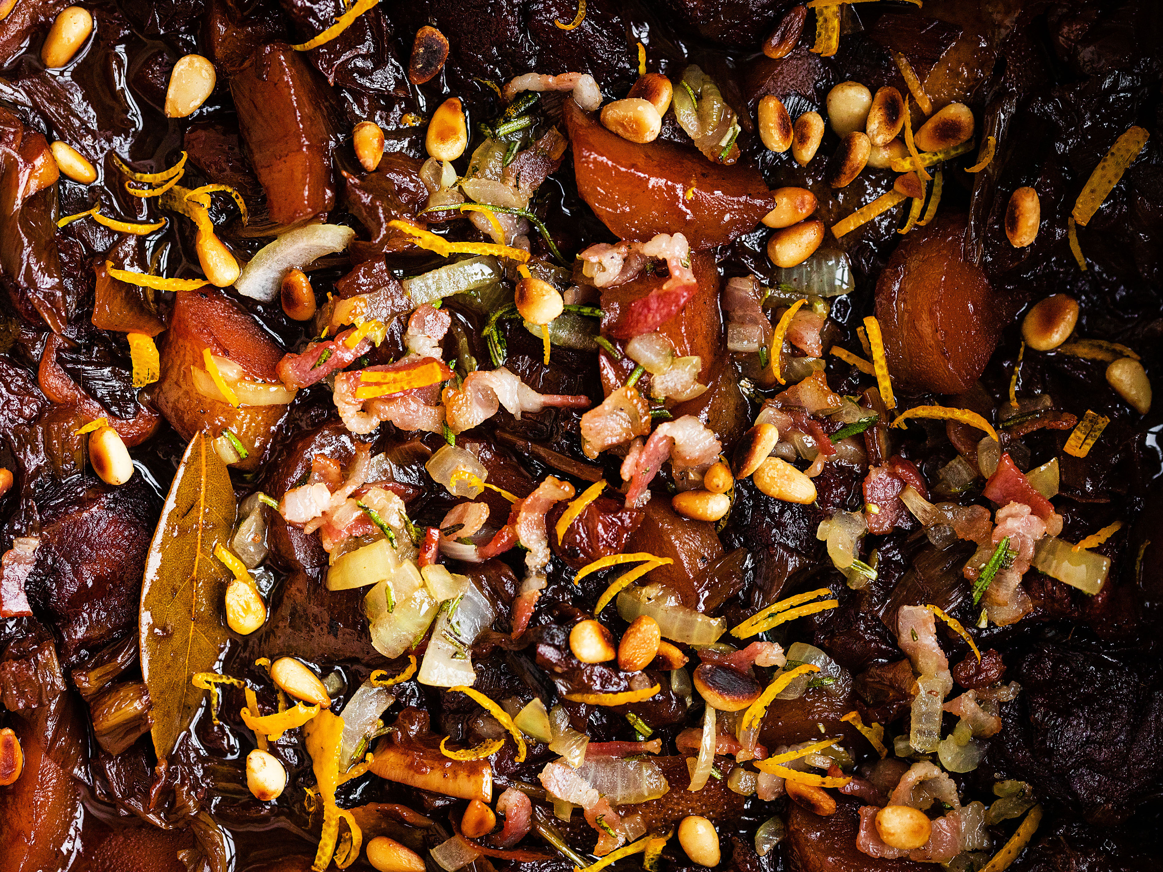 Schritt 4: Toskanisches Ragout mit Orangen fertigstellen und anrichten.