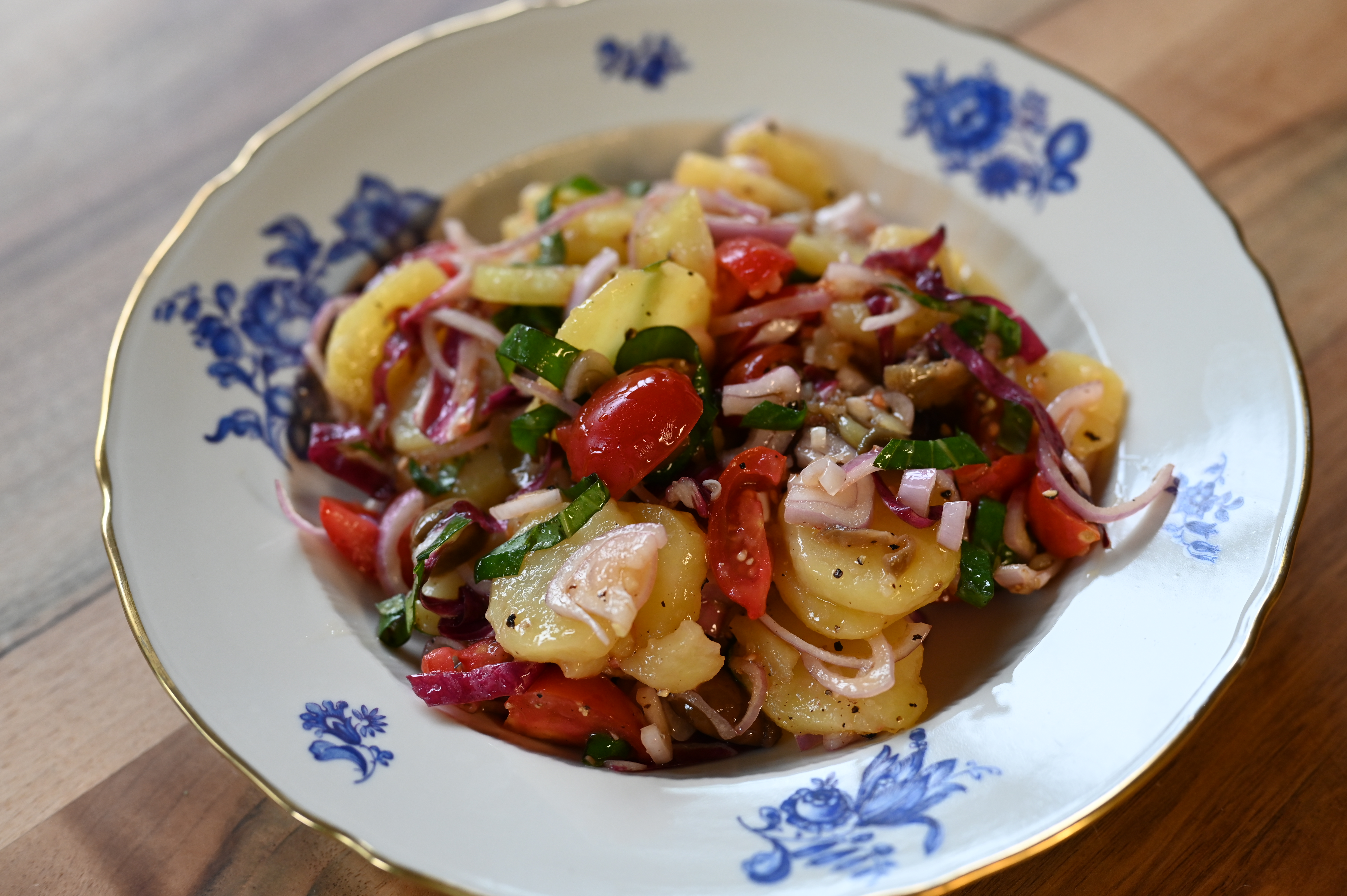 Schritt 2: Anrichten von Mediterranen Kartoffelsalat 