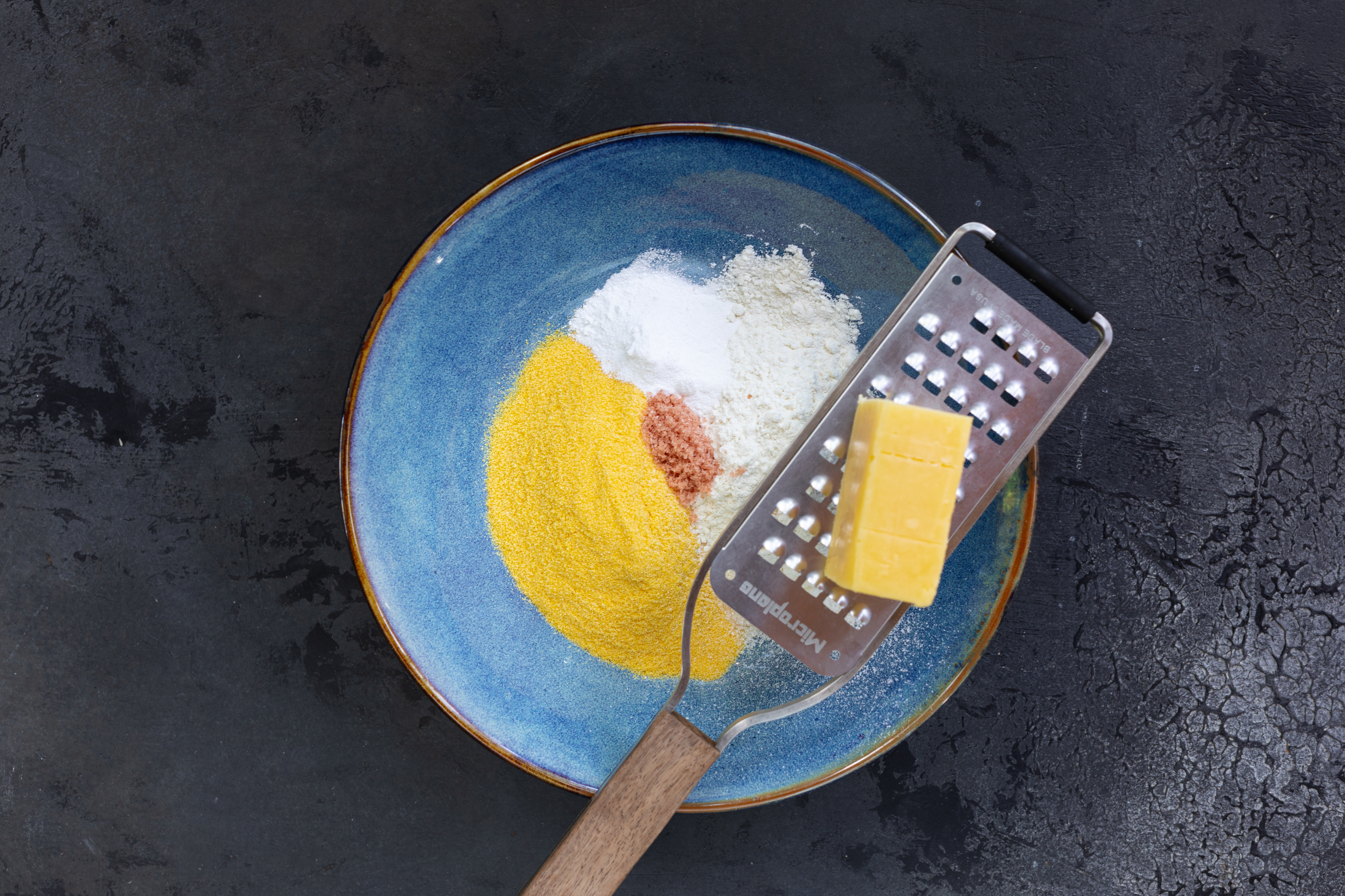 Schritt 2: Teig für Mais Käse Muffins zubereiten 