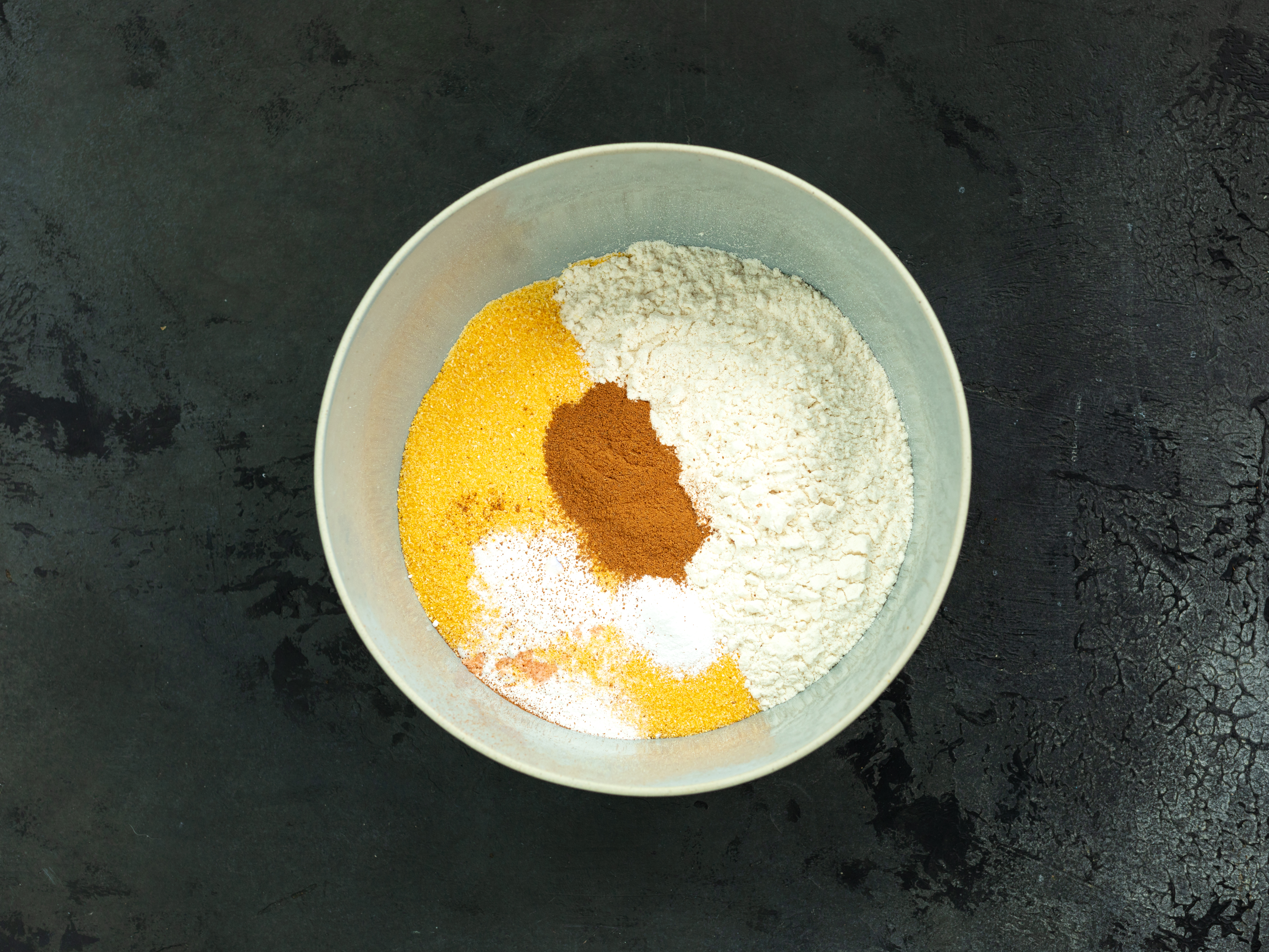 Schritt 2: Teig für Polenta-Karottenkuchen zubereiten 