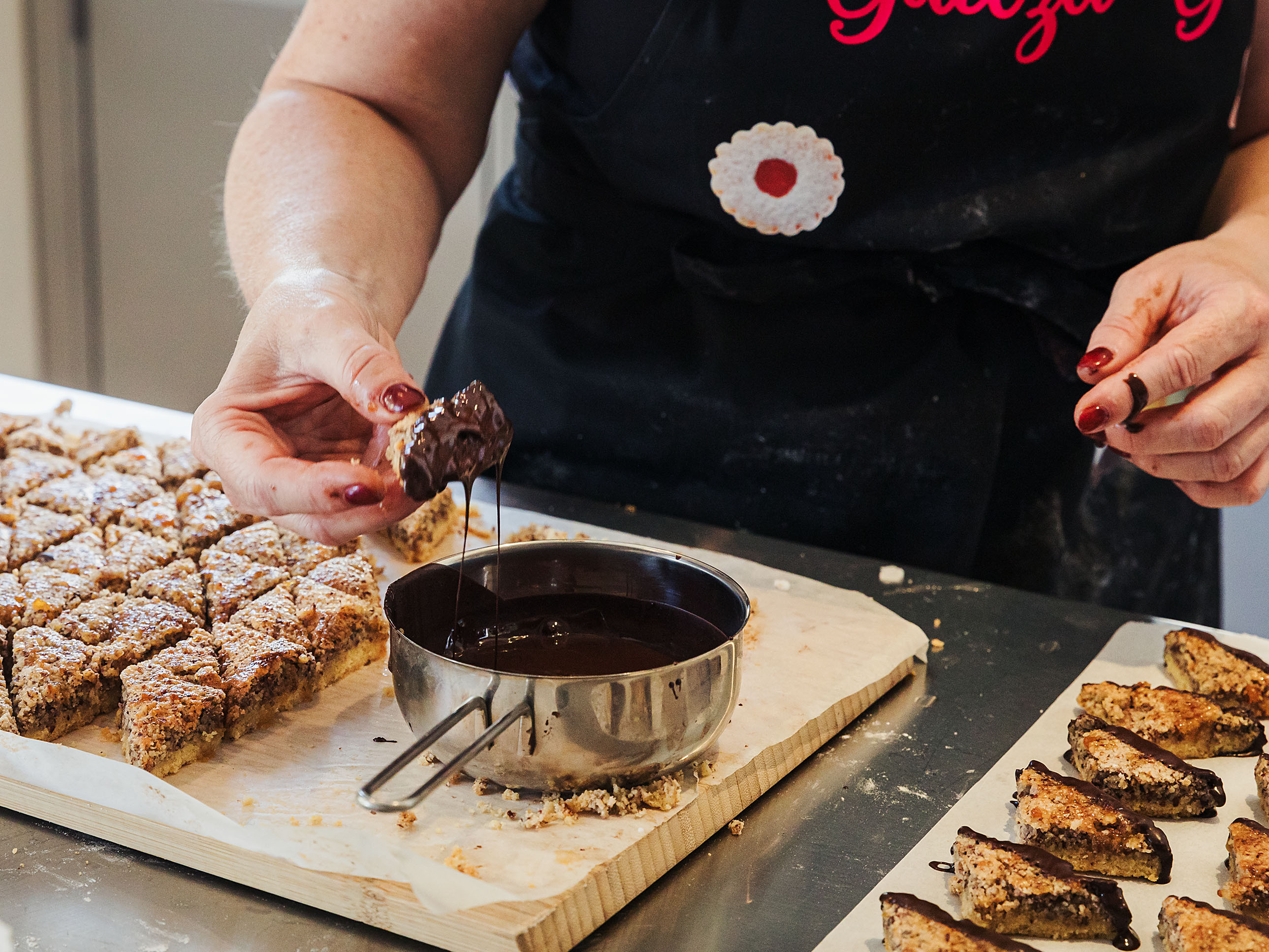 Schritt 3: Nussmasse für Nussecken zubereiten  