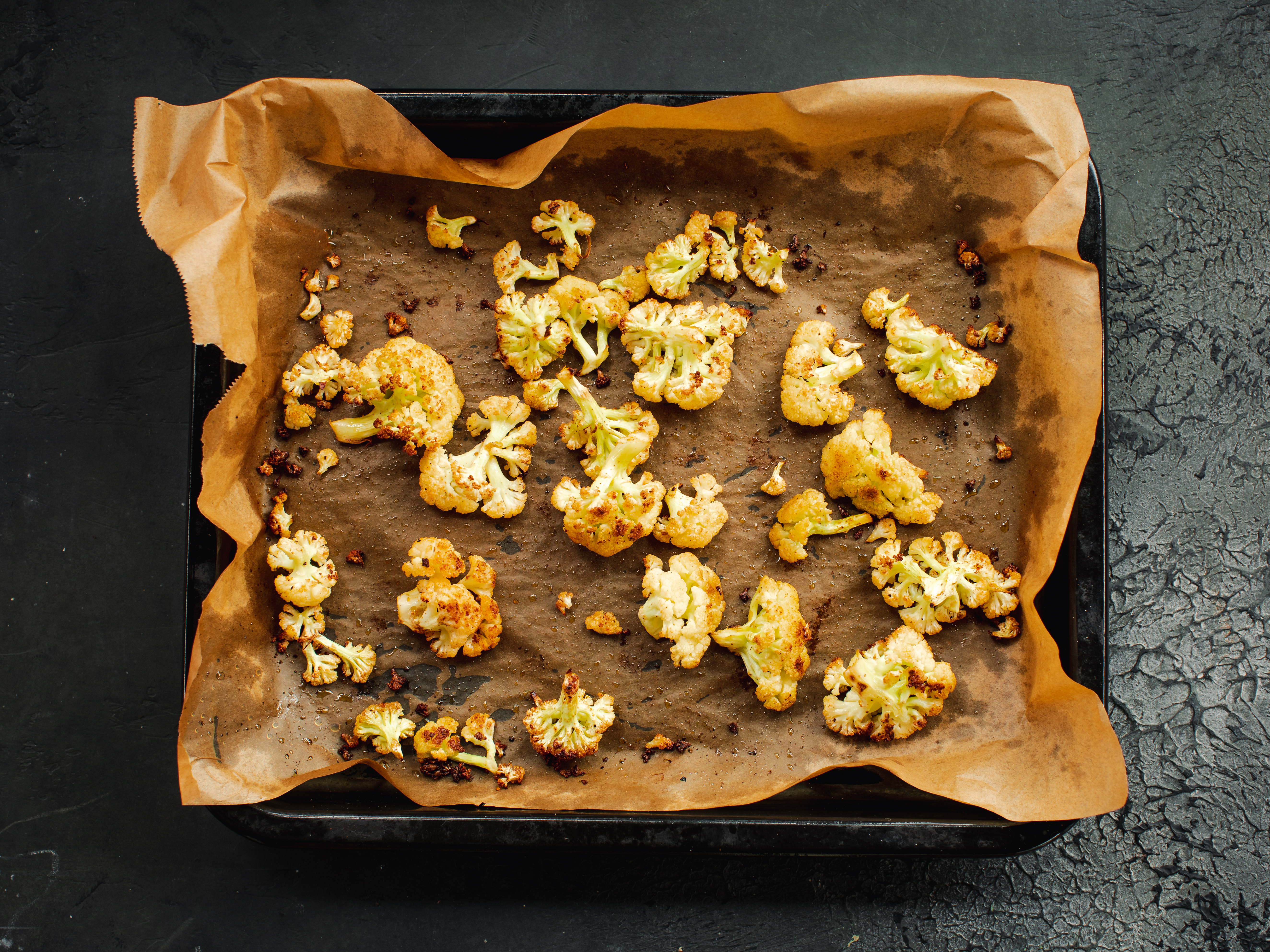 Schritt 1: Blumenkohl für Pasta mit geröstetem Blumenkohl rüsten und rösten