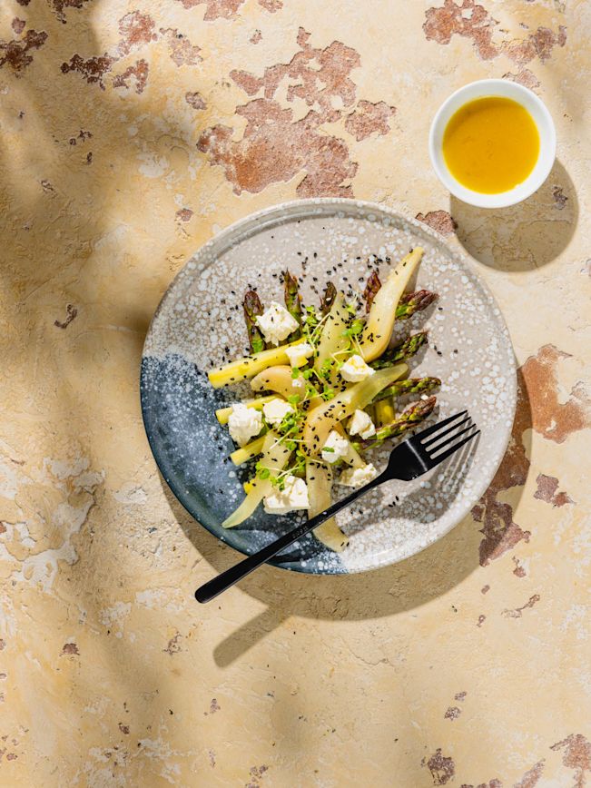 Grüner Spargel und Birnen Salat mit Feta Rezept Grüner Spargel und Birnen Salat mit Feta Rezept