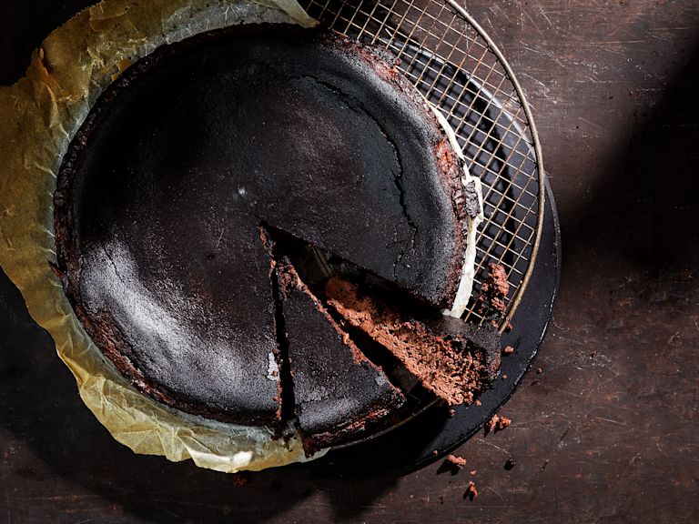 Schritt2: Kuchen aus dem Ofen nehmen, abkühlen lassen und aus der Form nehmen Schritt2: Kuchen aus dem Ofen nehmen, abkühlen lassen und aus der Form nehmen