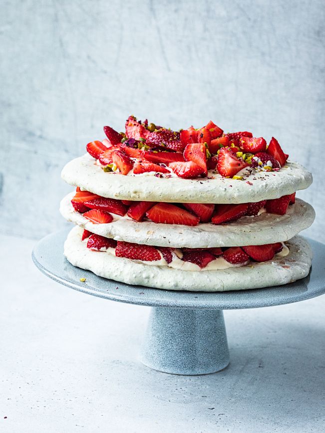 Erdbeeren-Pistache-Vacherin Rezept 3 Erdbeeren-Pistache-Vacherin Rezept 3