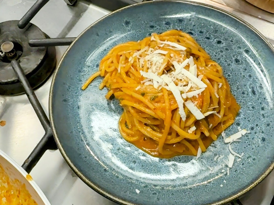 Schritt 3: Anrichten von Schnelle Röstdatterini Pasta 