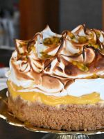 Zitronen-Passionsfrucht Cheesecake mit Swiss Meringue Rezept 