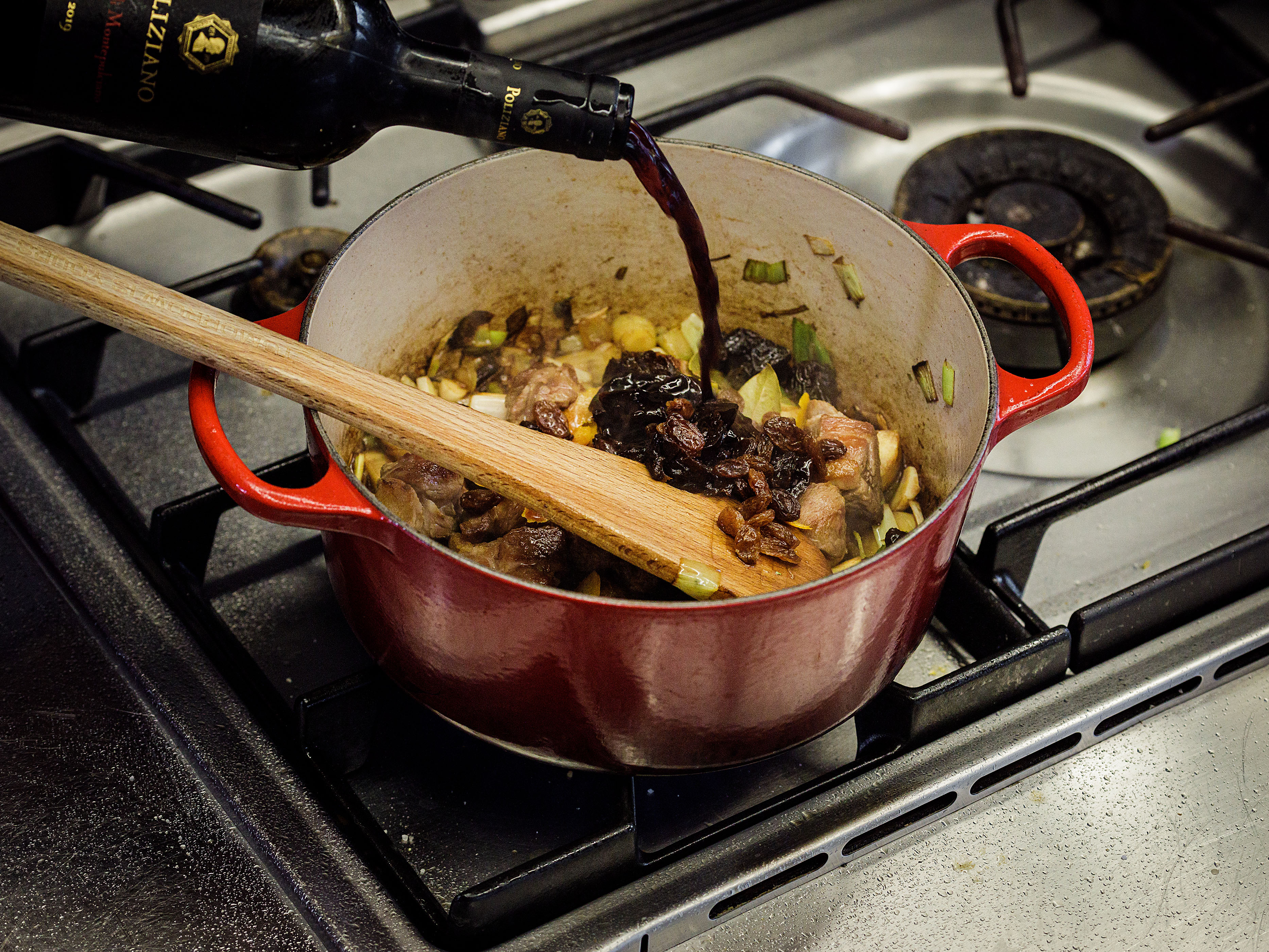 Schritt 3: Toskanisches Ragout mit Orangen schmoren.